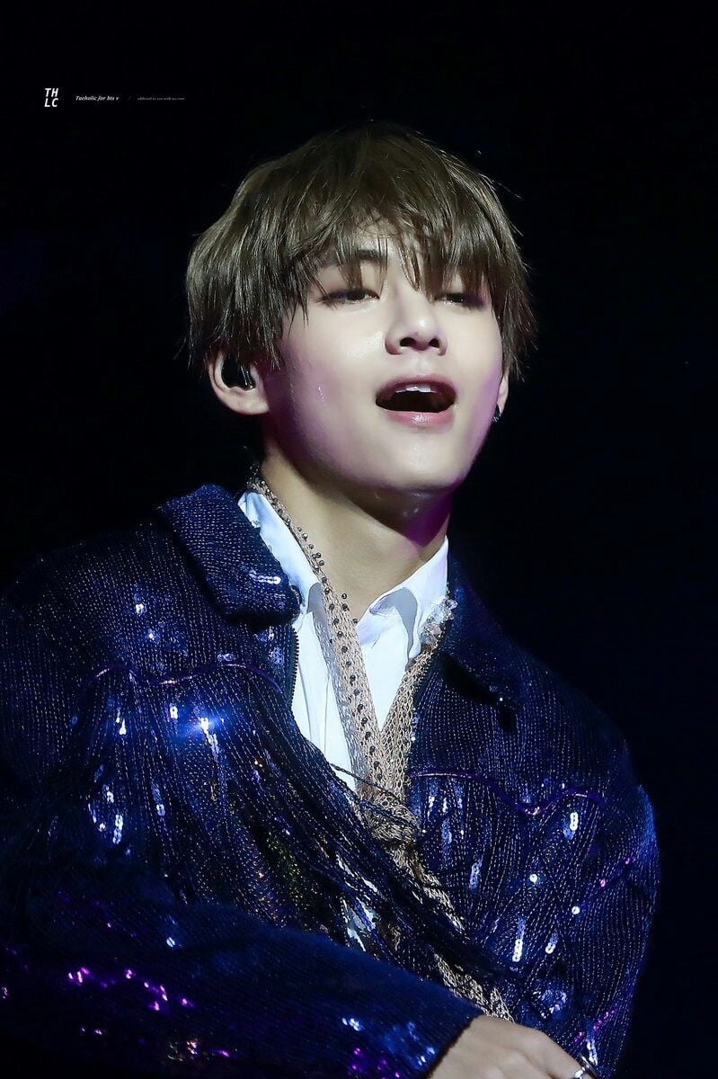 800x1200 Just Picture of BTS's V Smirking And Grinning His Way Into Your Heart, Phone