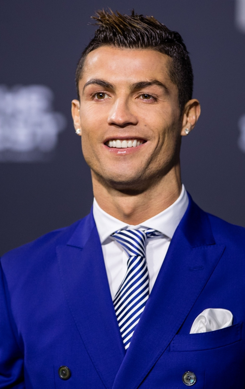 840x1340 Cristiano Ronaldo, Soccer, Celebrity, Smile, Wallpaper Ronaldo Hairstyle, Phone