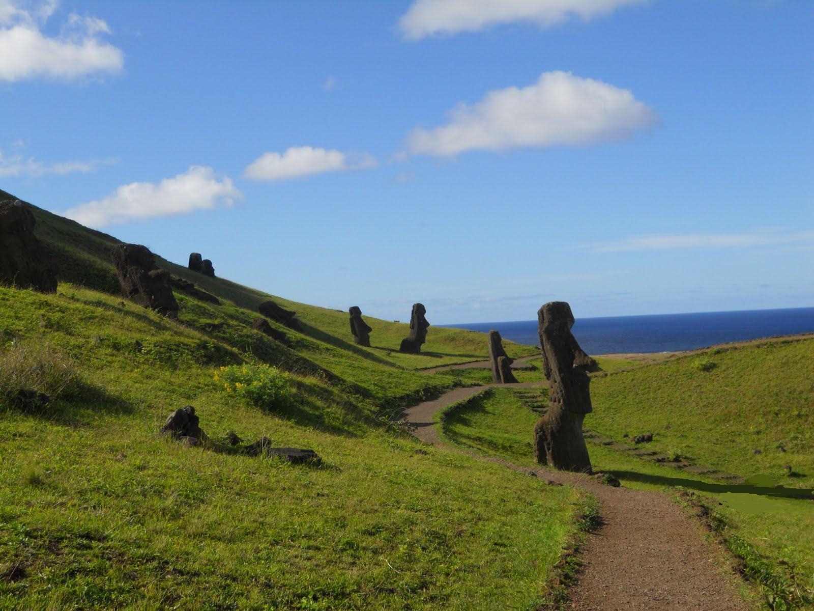 1600x1200 HD Easter Island Image, Desktop