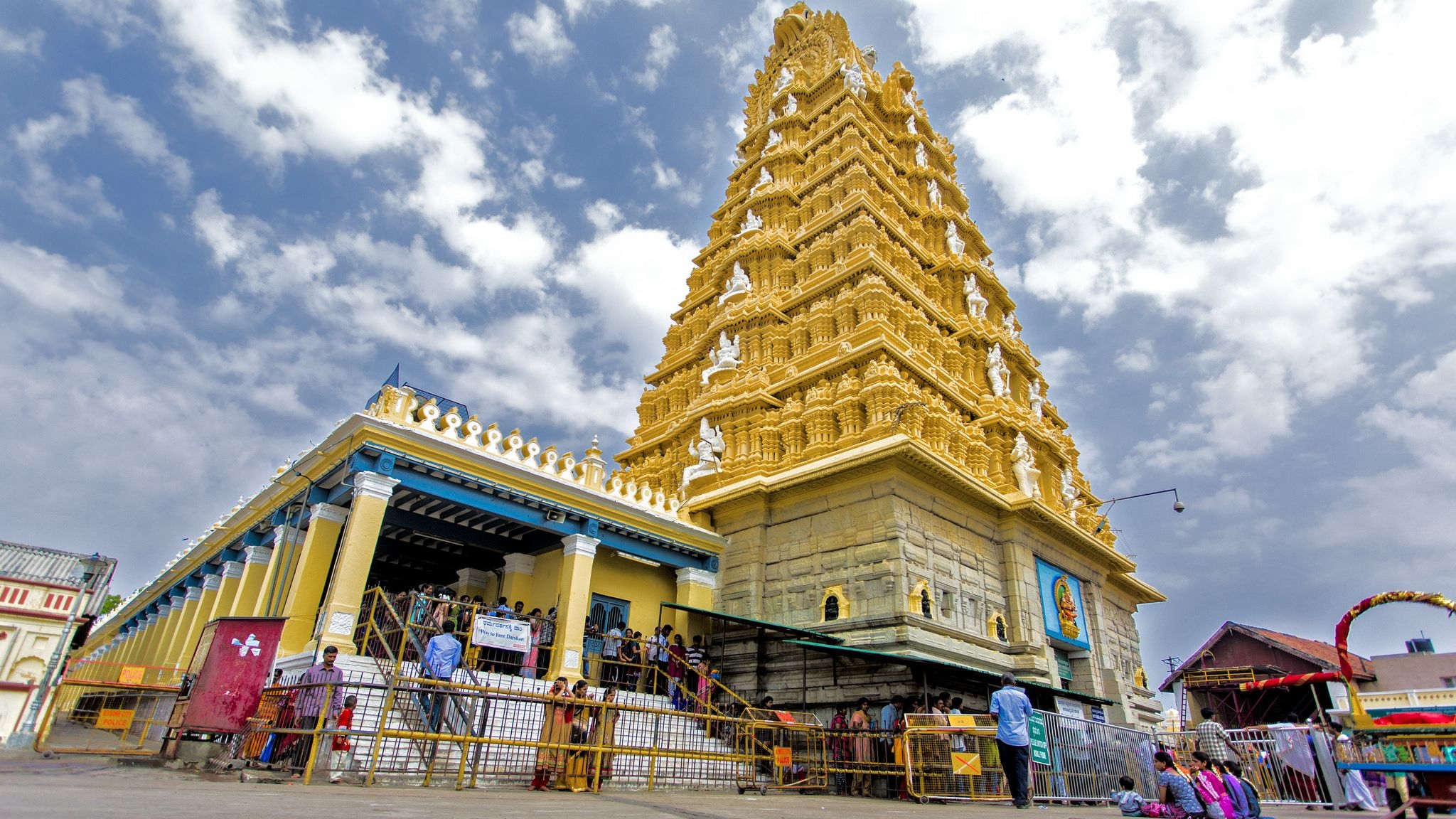 2050x1160 Sri Chamundeshwari Temple, Desktop