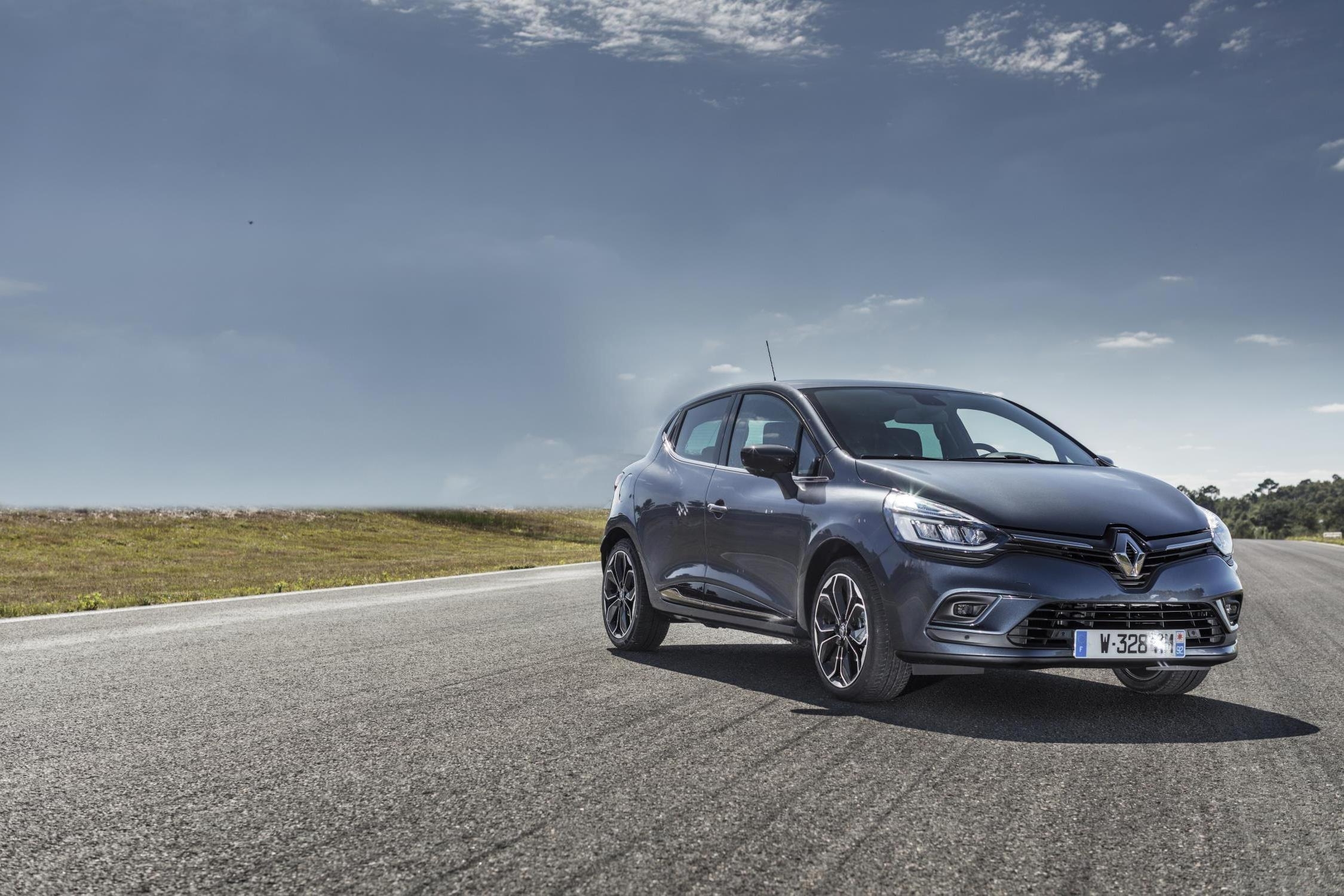 2250x1500 RENAULT CLIO DESKTOP HD WALLPAPERS, Desktop