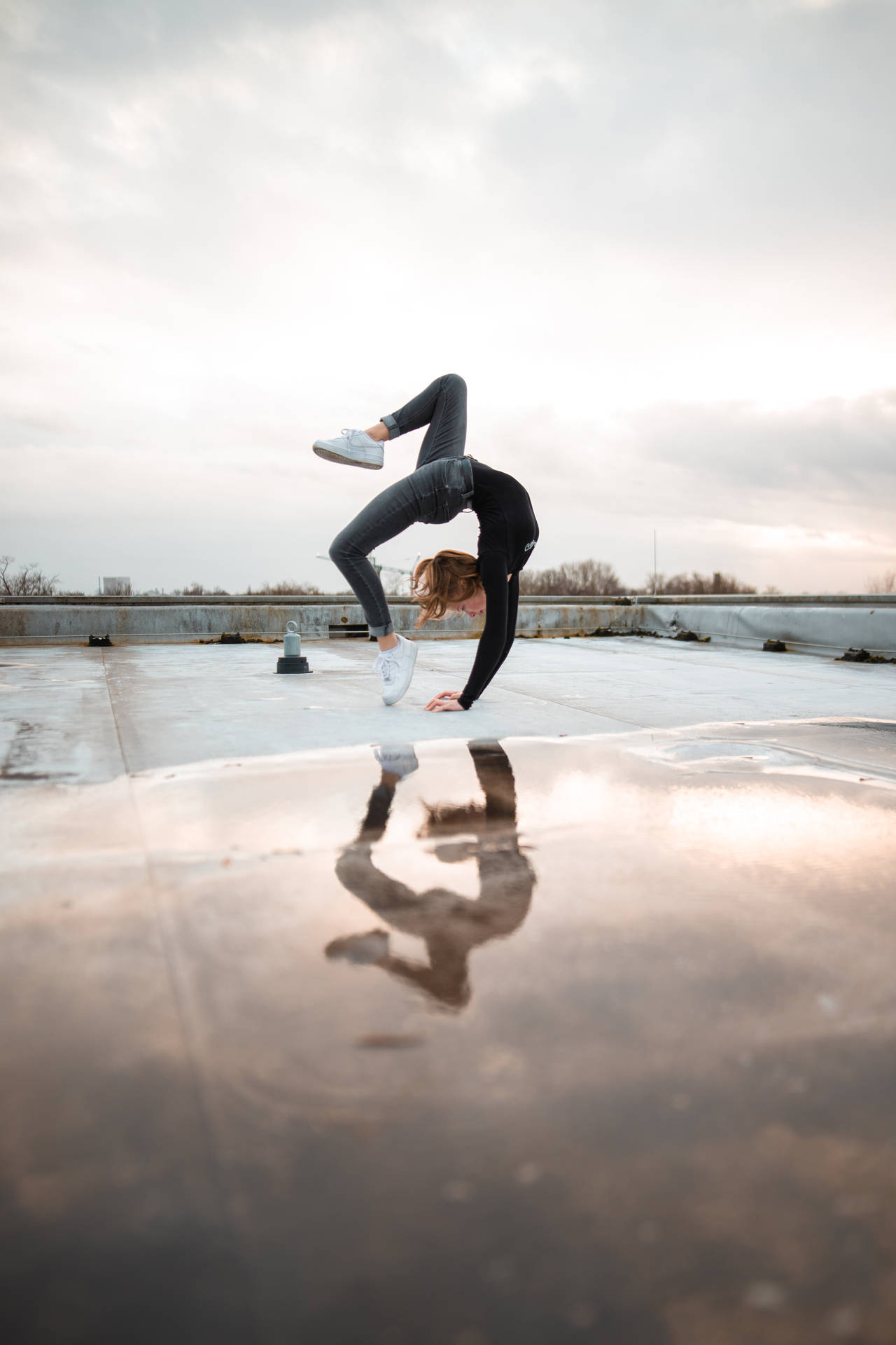 1280x1920 Gymnastics Backbend Handstand Photo, Phone