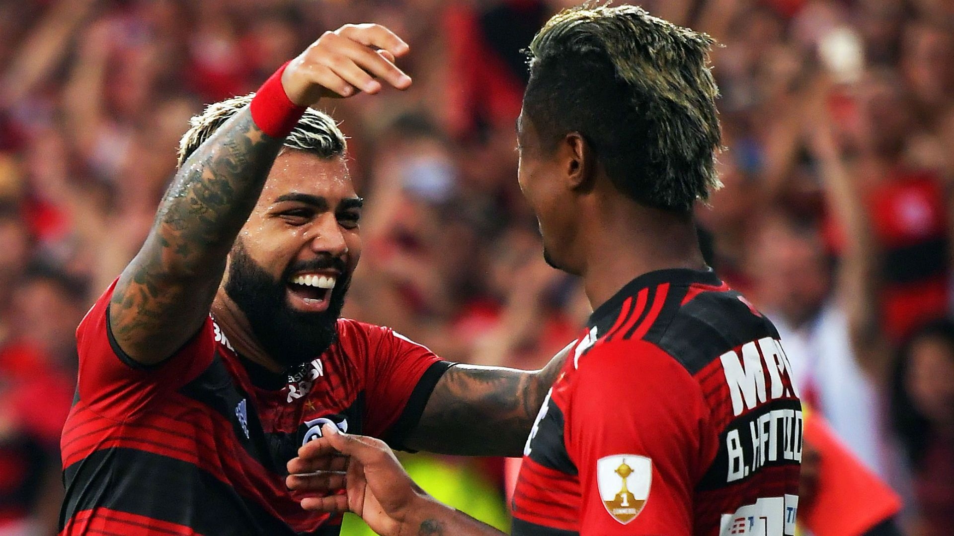 1920x1080 Gabigol e Bruno Henrique: parceria além do campo e símbolo da força do Flamengo na CONMEBOL Libertadores, Desktop