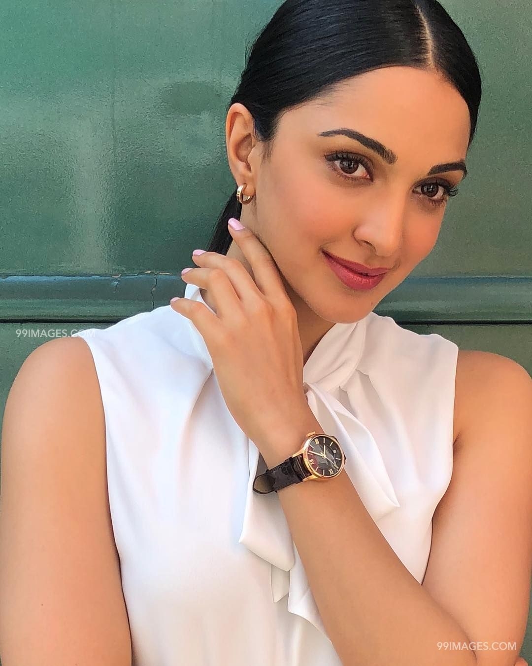 1080x1350 Kiara Advani Beautiful HD Photohoot Stills & Mobile Advani Ms Dhoni Movie Actres, Phone