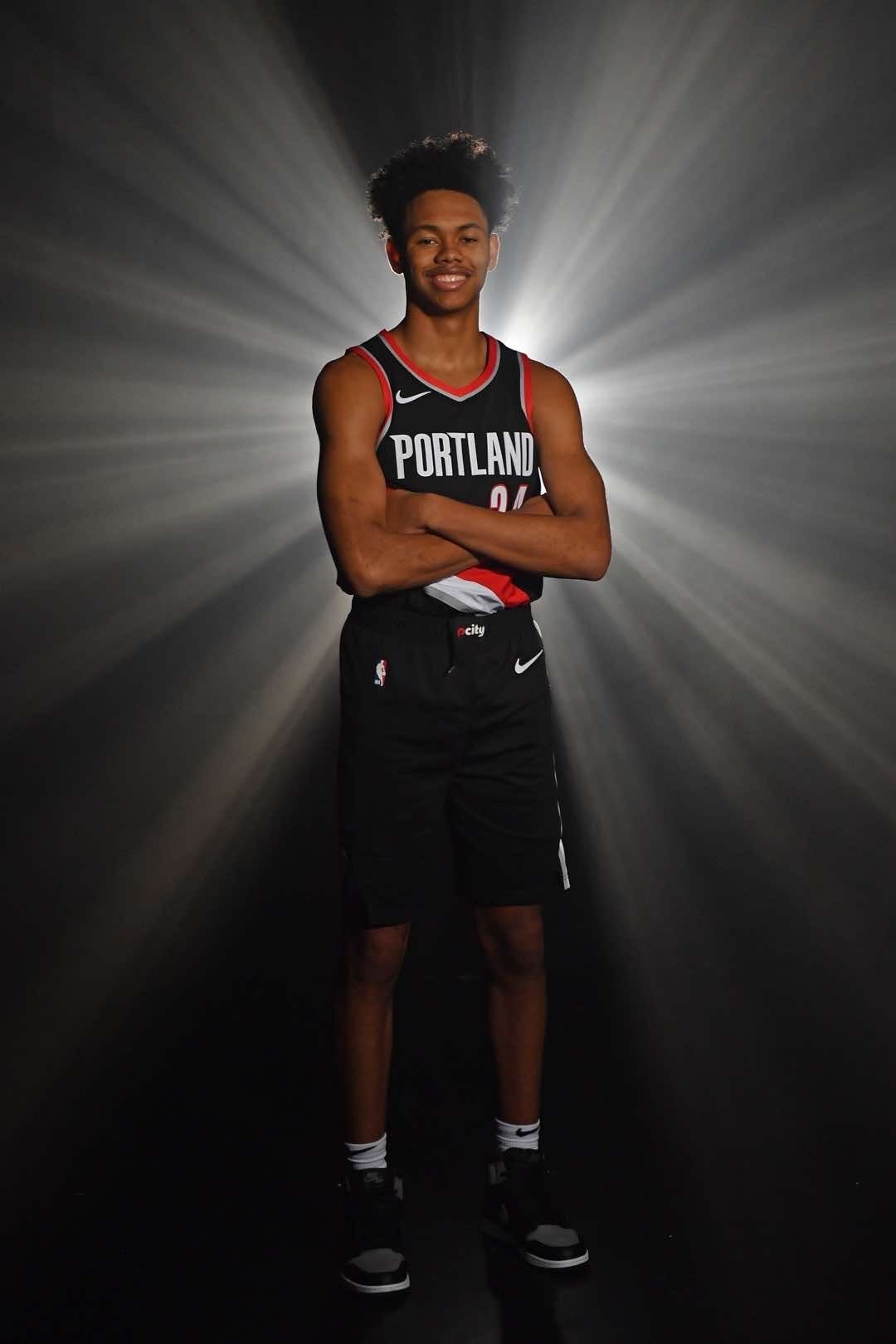 1080x1620 PHOTOS Anfernee Simons Rookie Photo, Phone