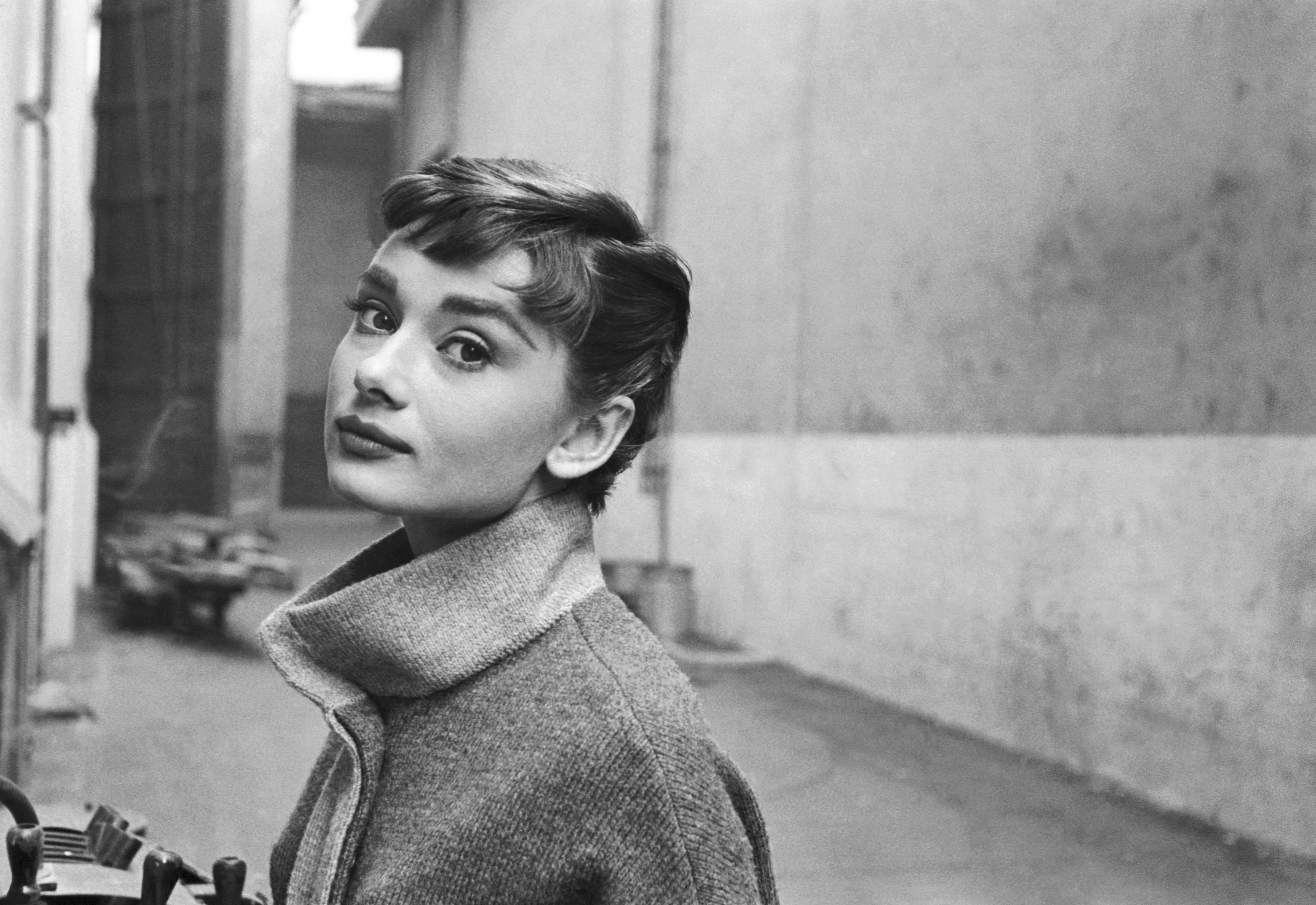 3300x2280 Audrey Hepburn Wallpaper 10 X 2271, Desktop