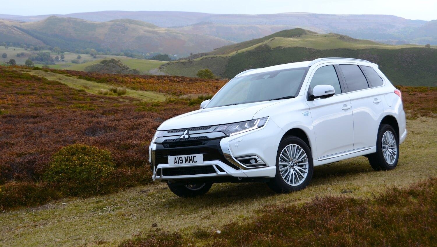 1500x850 Mitsubishi Outlander PHEV 4WD 2019 Review, Desktop