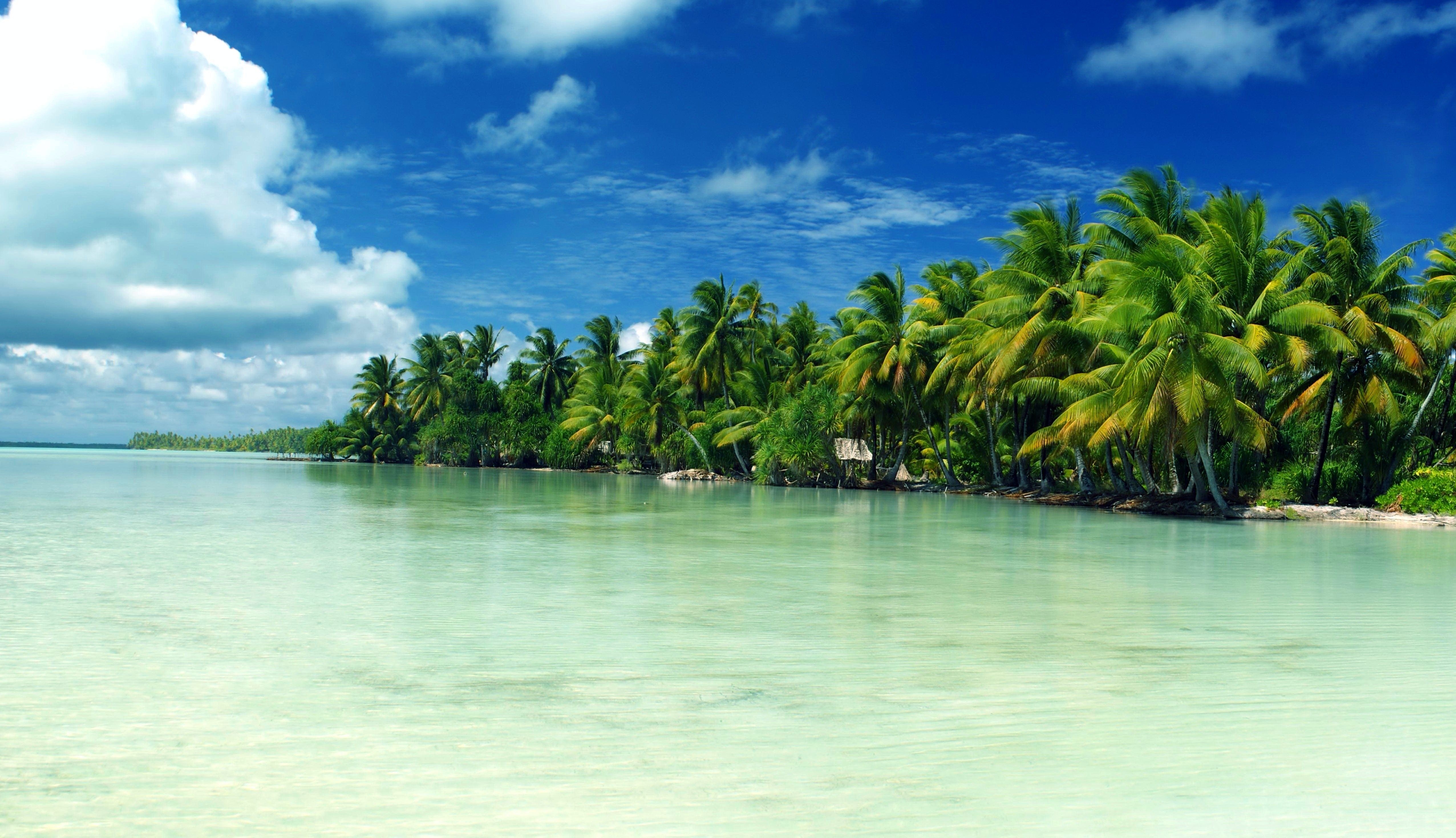 5110x2940 Beach: Beautiful Island Blue Clouds Lagoon Water Marakei Green, Desktop