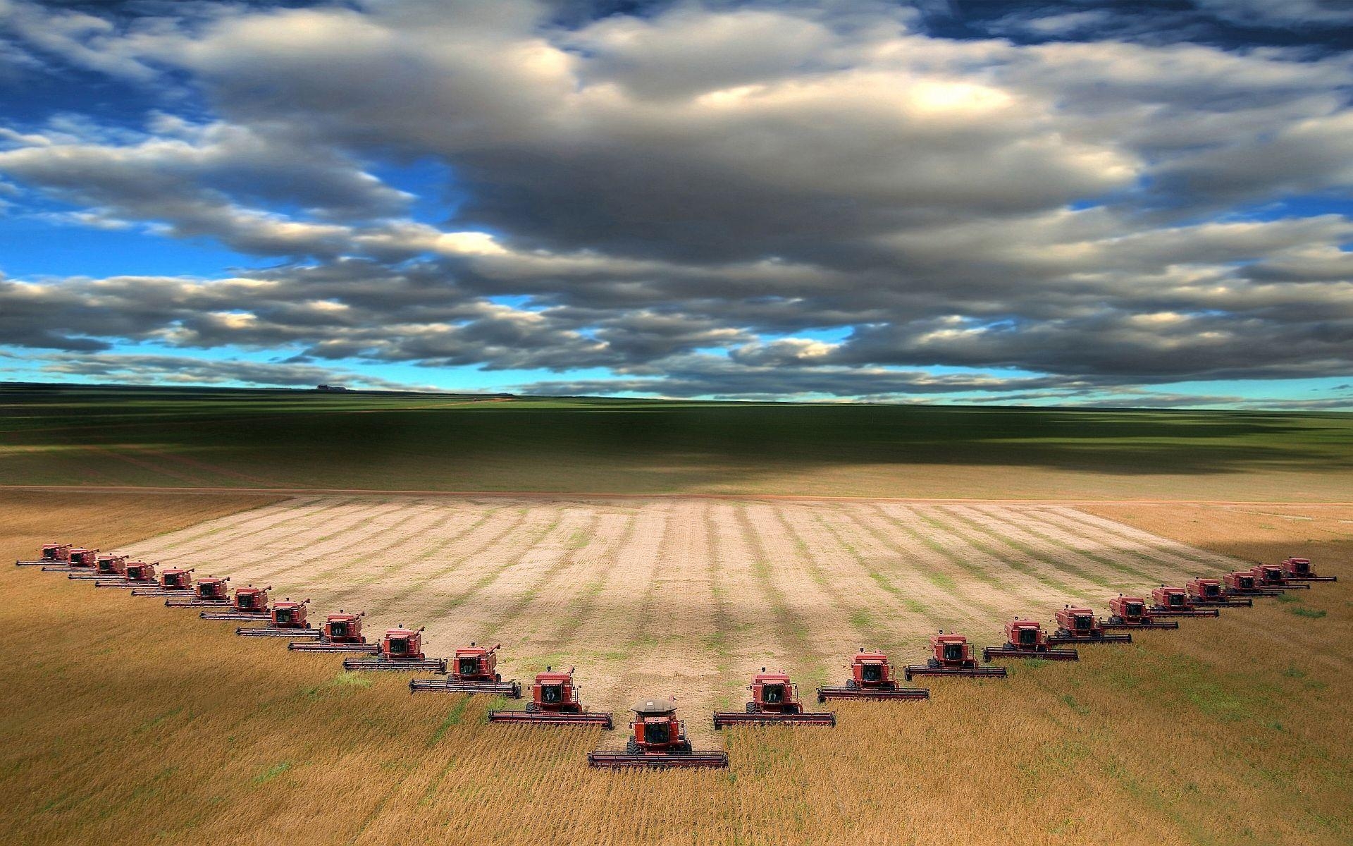 1920x1200 Combines harvesting wheat in I believe North Dakota. Harvest time, Desktop