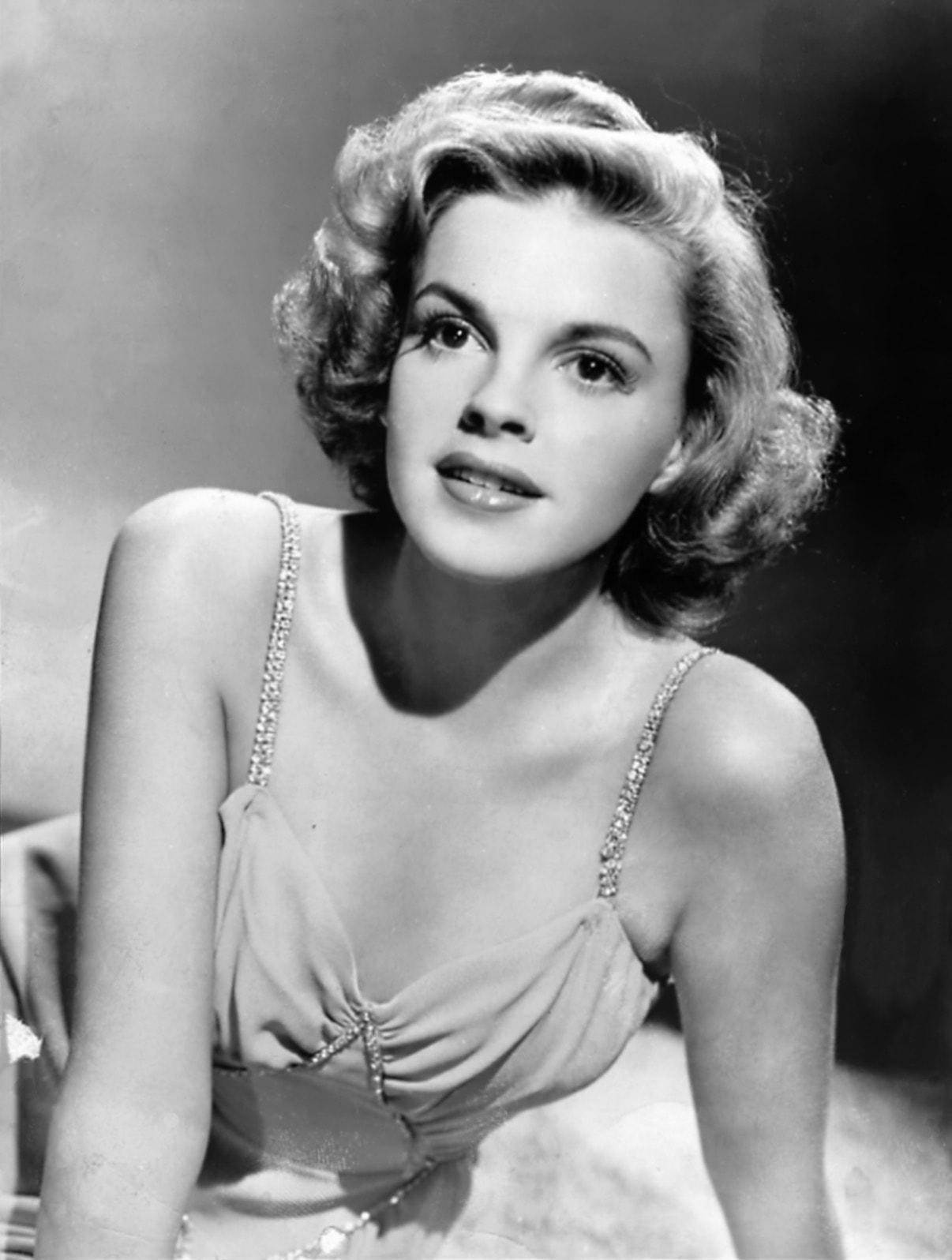 1210x1600 Judy Garland HD Wallpaperwallpaper.net, Phone