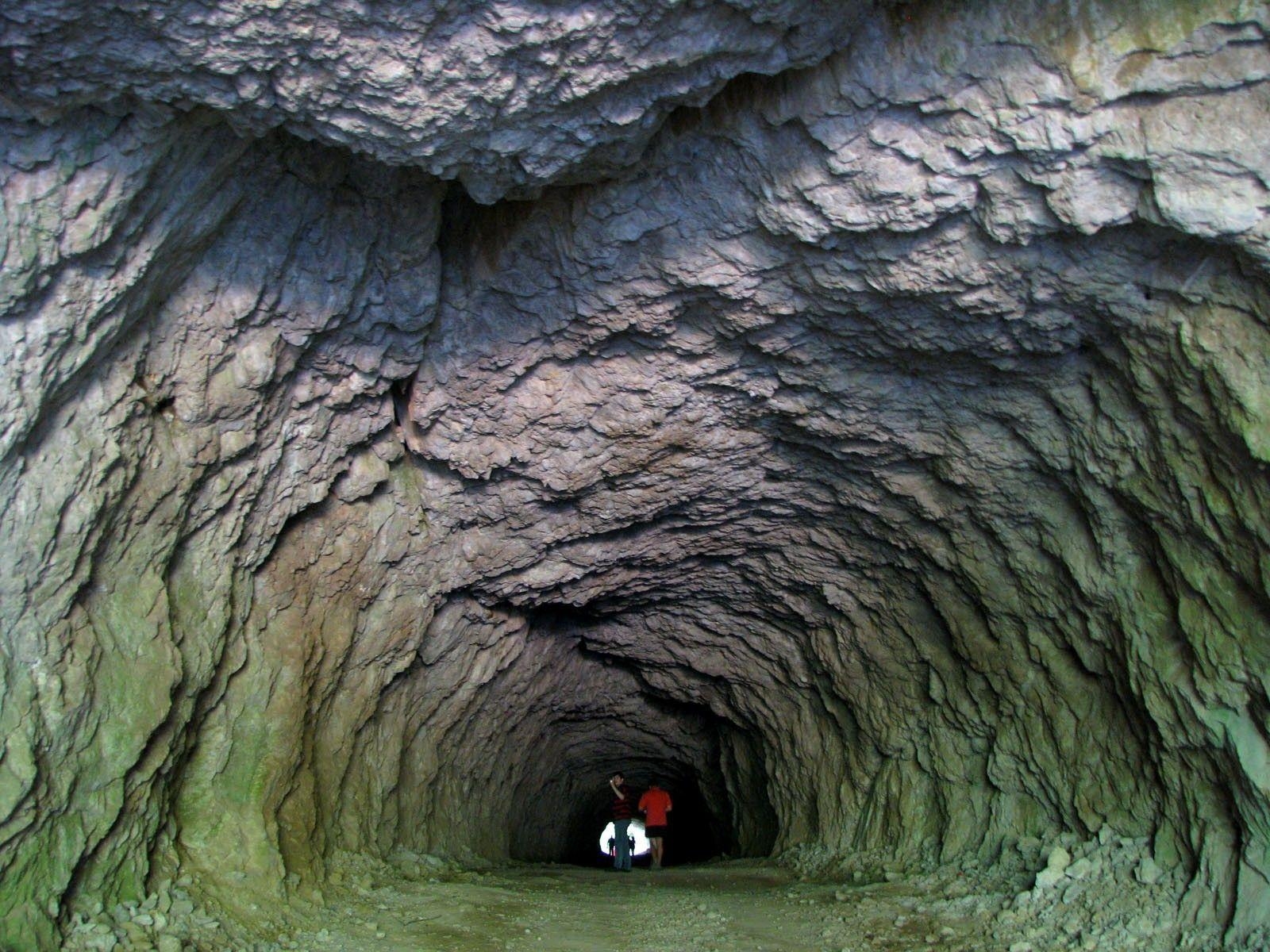 1600x1200 Cave in Bulgaria wallpaper and image, picture, photo, Desktop