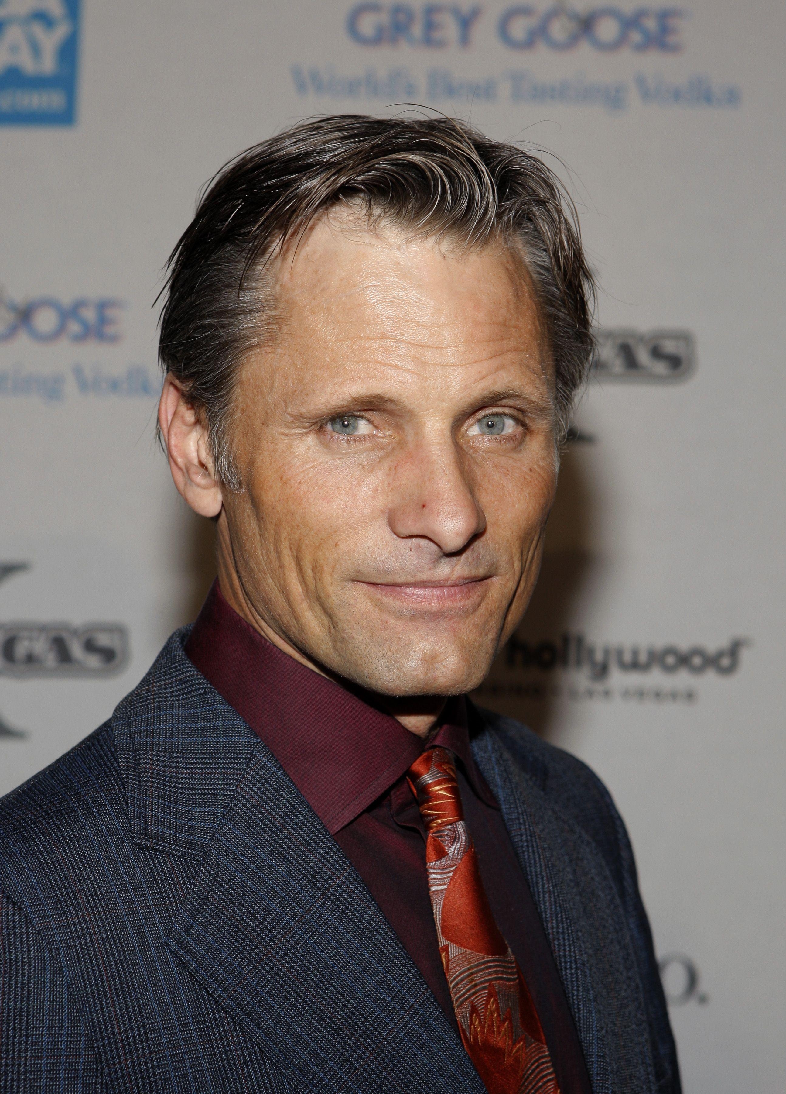 2590x3600 Celebrities Desktop Wallpaper Viggo Mortensen Picture, Phone