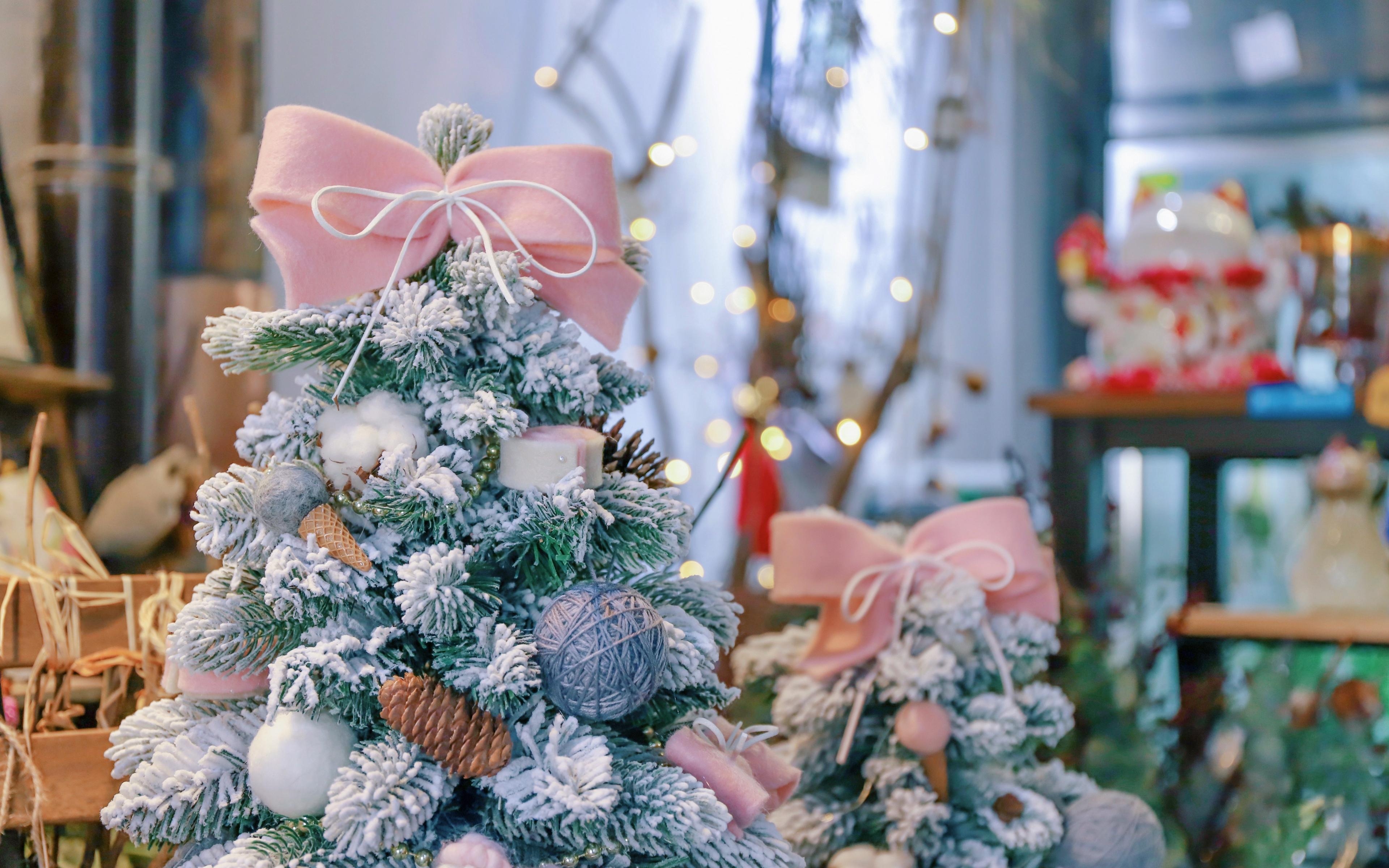 3840x2400 Download wallpaper  christmas tree, new year, Desktop