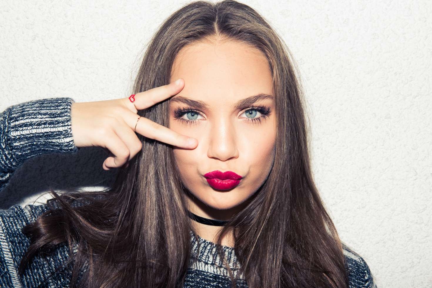 1470x990 Maddie Ziegler wallpaper, Desktop