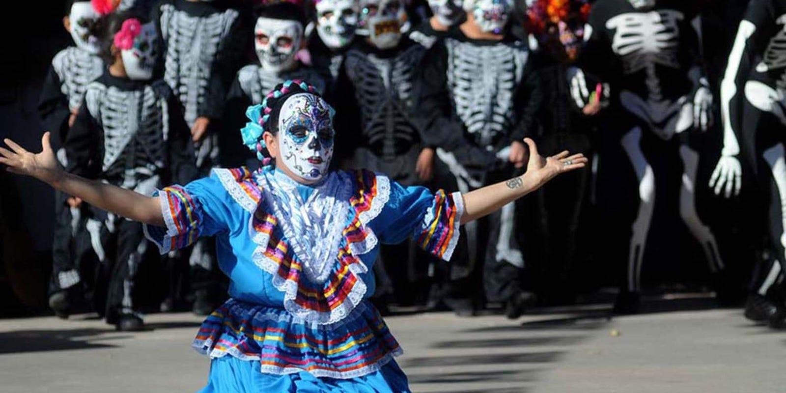 1600x800 Celebrate Día de los Muertos or Day of the Dead in Las Cruces, Dual Screen