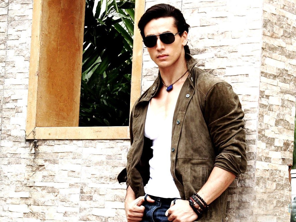 1030x770 new update Tiger Shroff Wallpaper hdwallpaperaz.com, Desktop