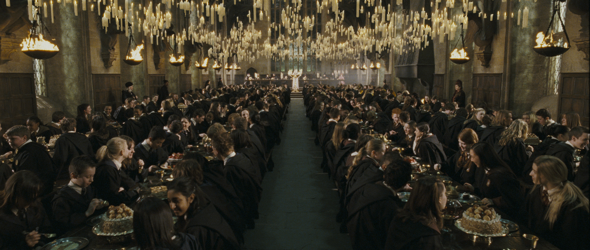 2050x880 Dinner In The Great Hall Picture From Warner Bros Studios Will Give You All The Potter FOMO, Dual Screen