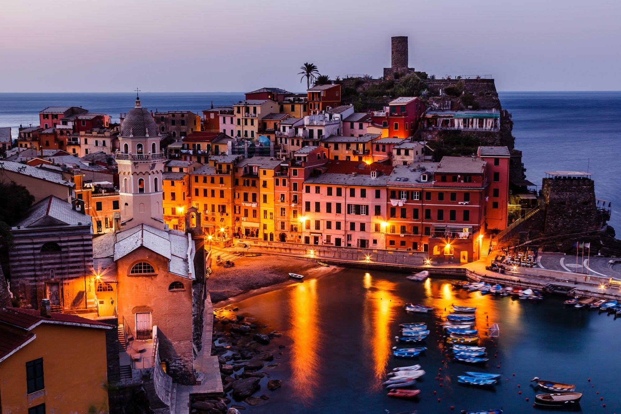 2000x1340 Wallpaper Gulf of Genoa, Italy, panorama, coast, Cinque Terre, Desktop