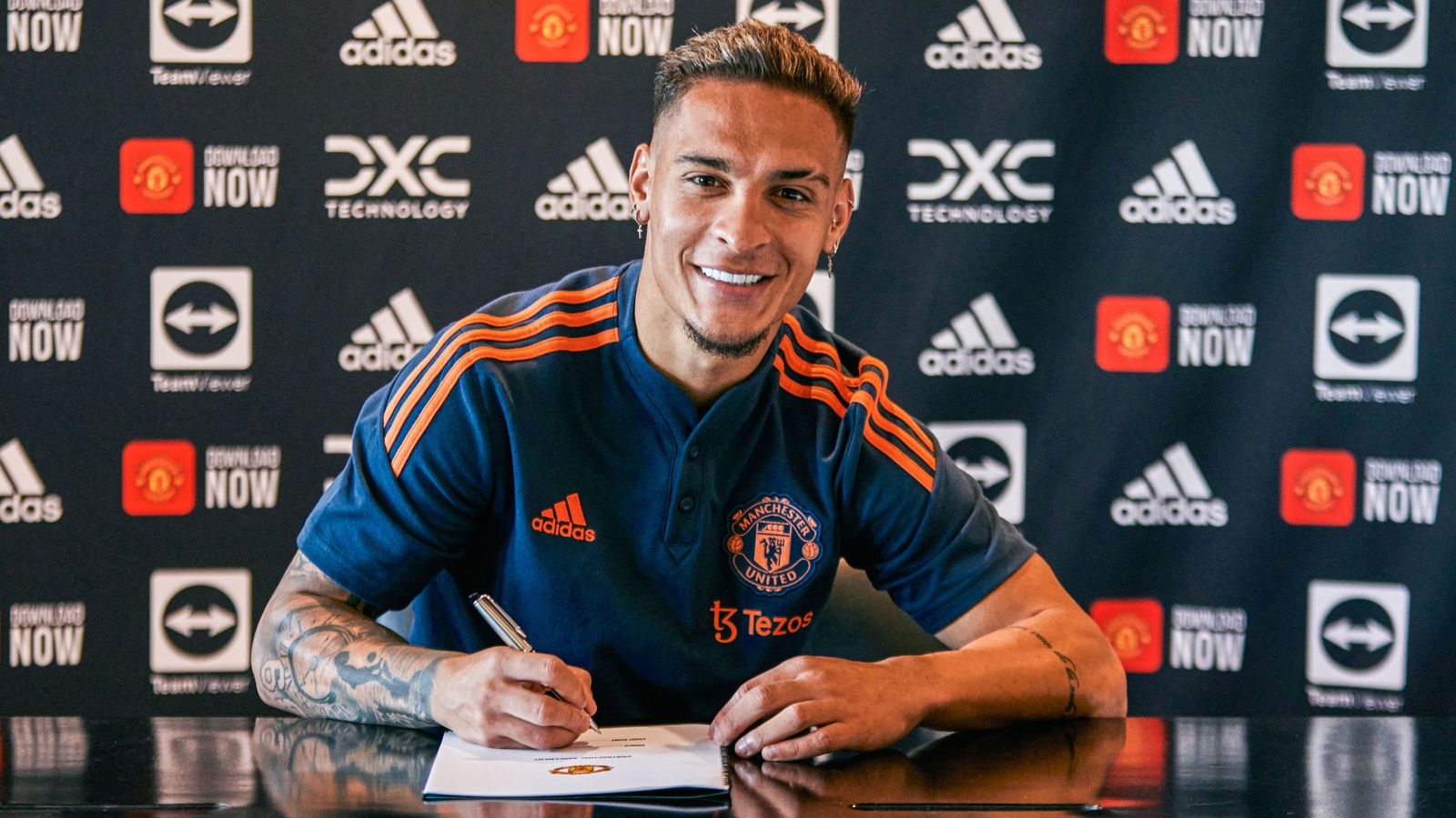 1600x900 Antony: Manchester United sign Brazil winger from Ajax for £86m. Transfer Centre News, Desktop