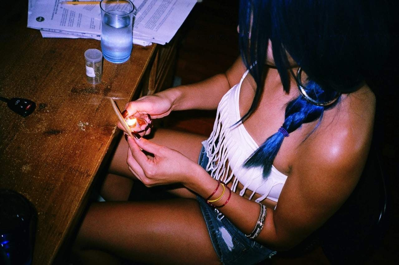 1280x850 Reasons why Girls who Smoke Weed make perfect Girlfriends, Desktop