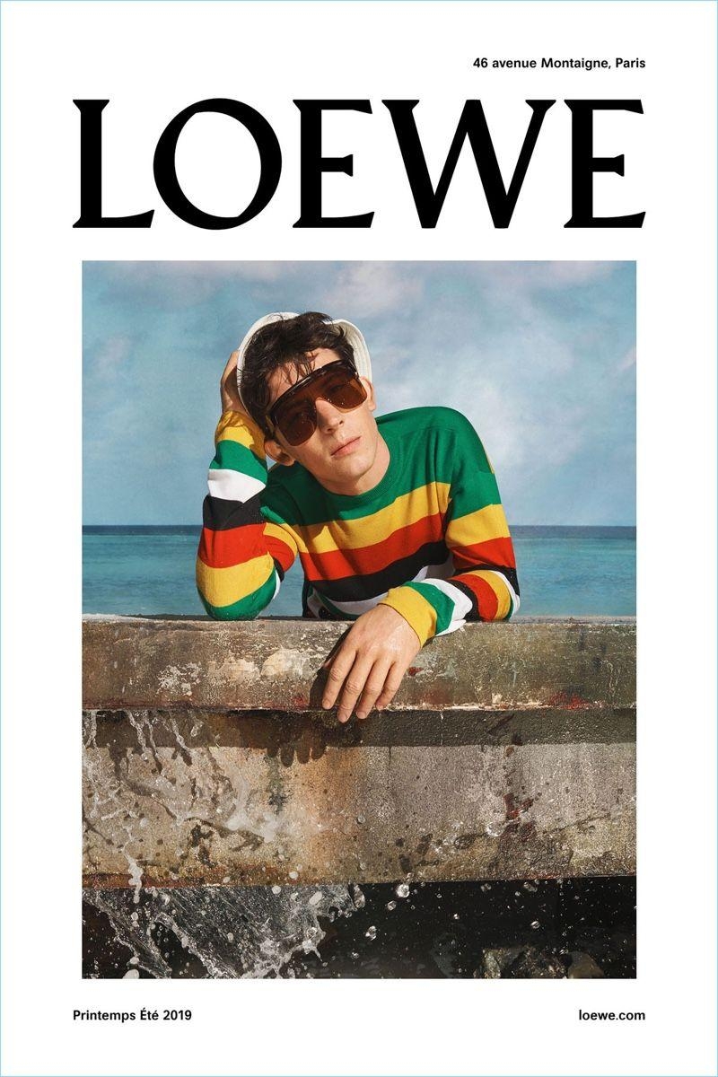 800x1200 Josh O'Connor & Oscar Kindelan Star in Loewe Spring '19 Campaign, Phone