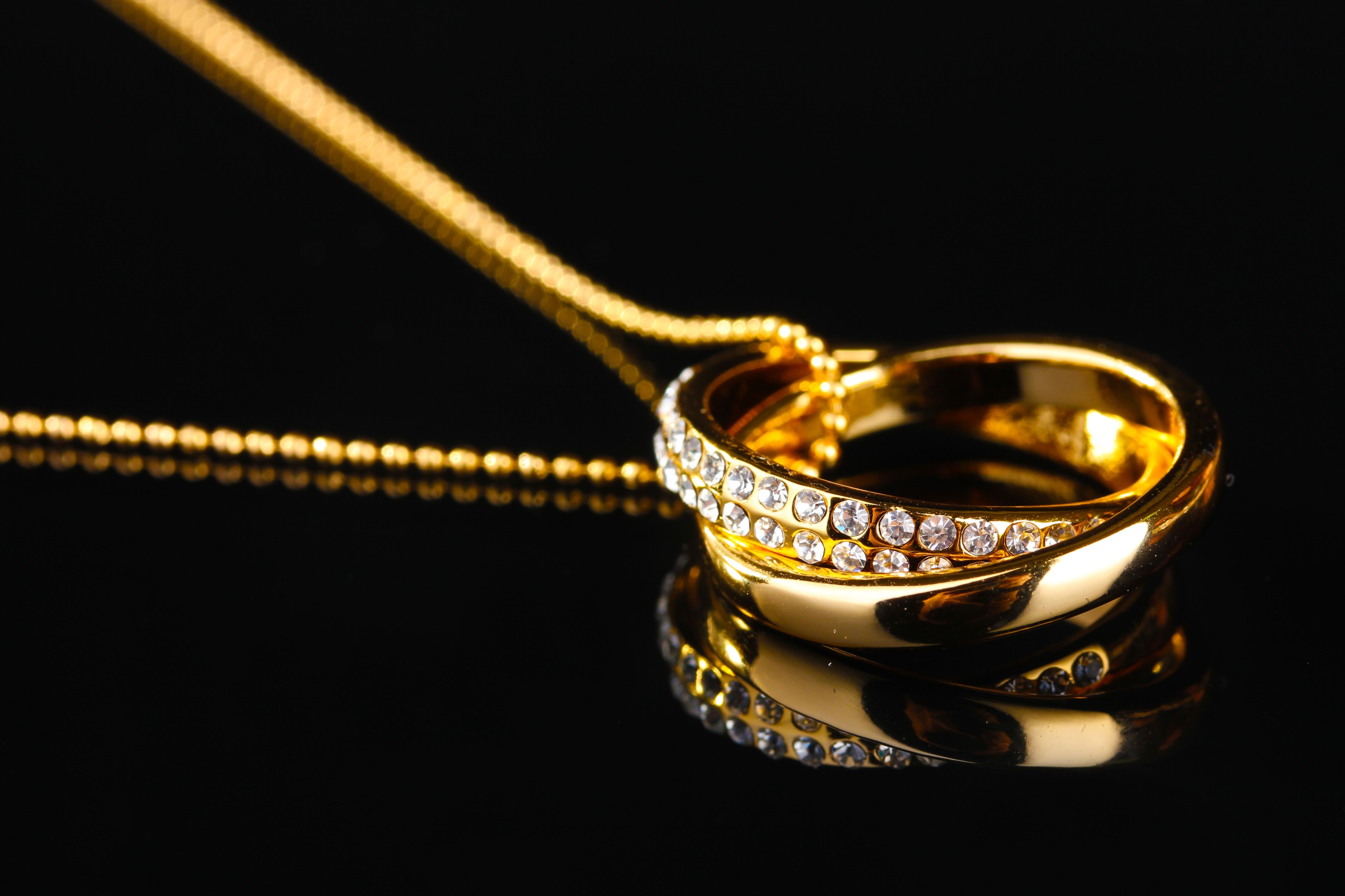 5190x3460 Gold Ring Jewelry On A Chain HD Wallpaper, Desktop