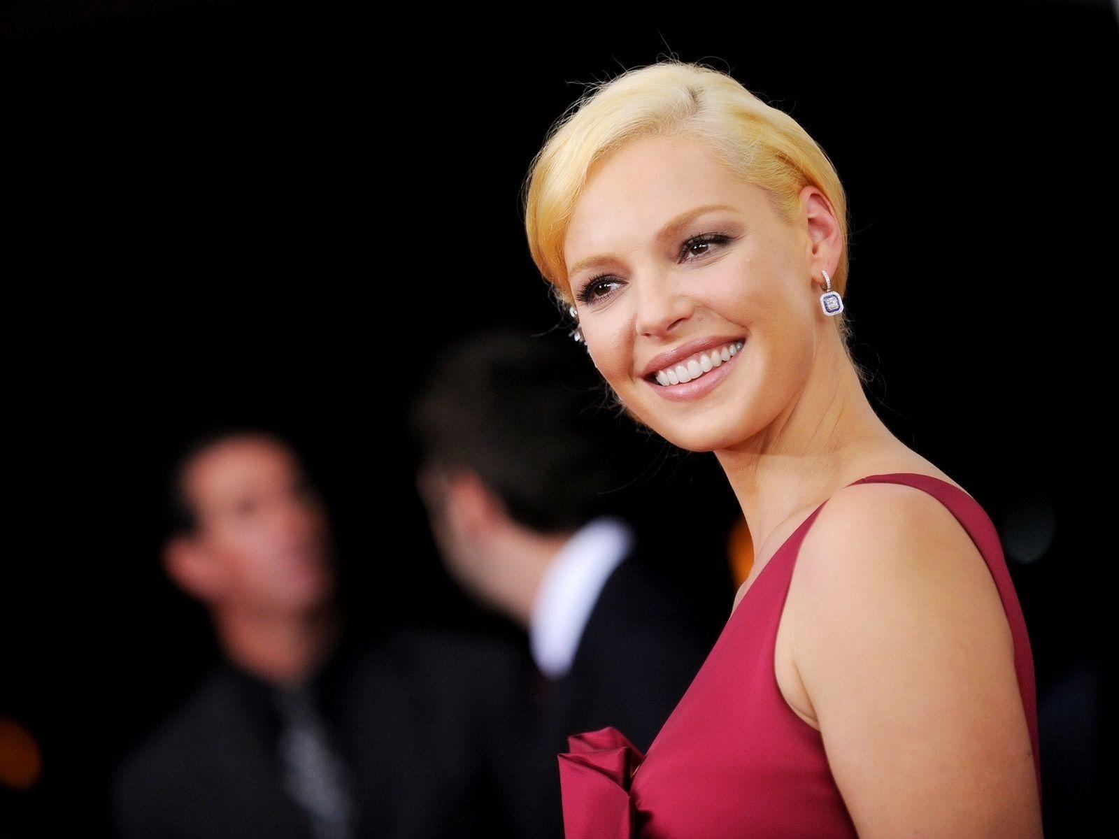 1600x1200 Katherine Heigl. HD Wallpaper (High Definition), Desktop