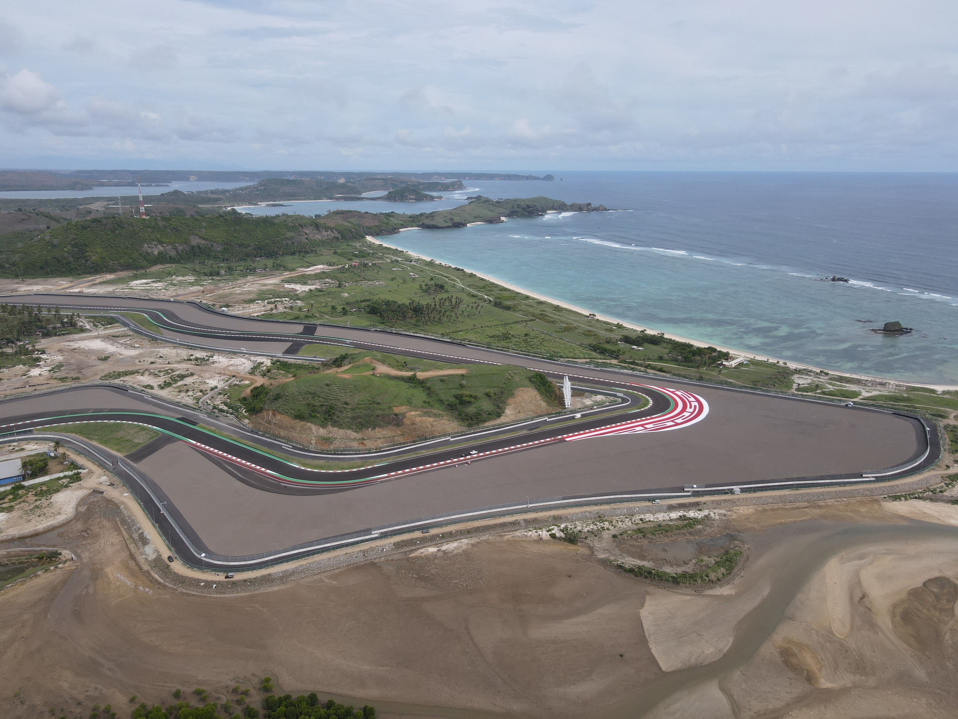 4000x3000 WorldSBK of the Republic of Indonesia Mr. Joko Widodo inaugurated the Pertamina Mandalika International Street Circuit, Desktop