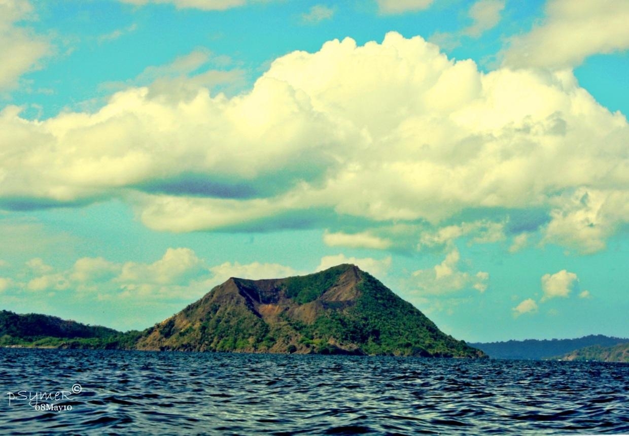 1240x860 TAAL VOLCANO THE SMALLEST VOLCANO IN THE WORLD, Desktop