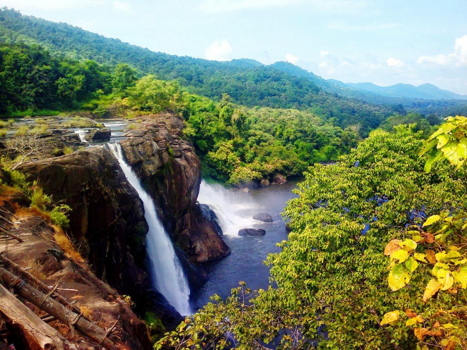 1600x1200 Large HD Wallpaper: ATHIRAPPALLI WATERFALL KERALA'S MOST POPULAR, Desktop