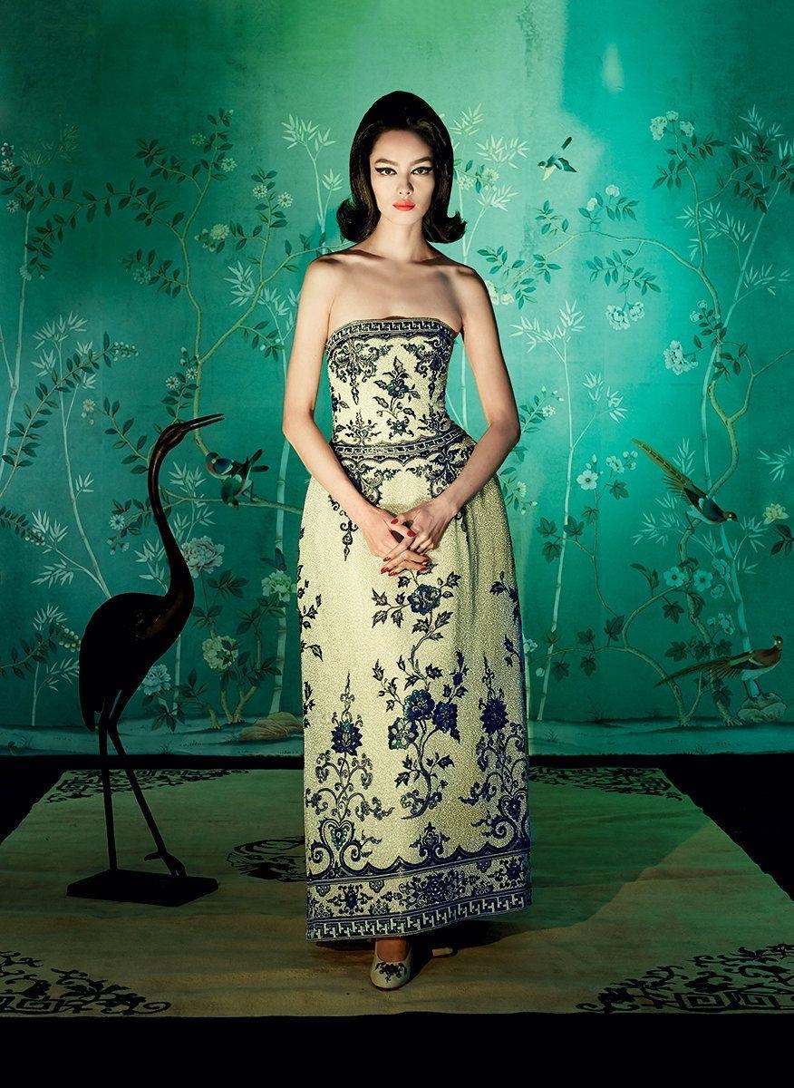 880x1200 Met Gala 2018. Bold. Chinoiserie wallpaper, Races fashion, Phone