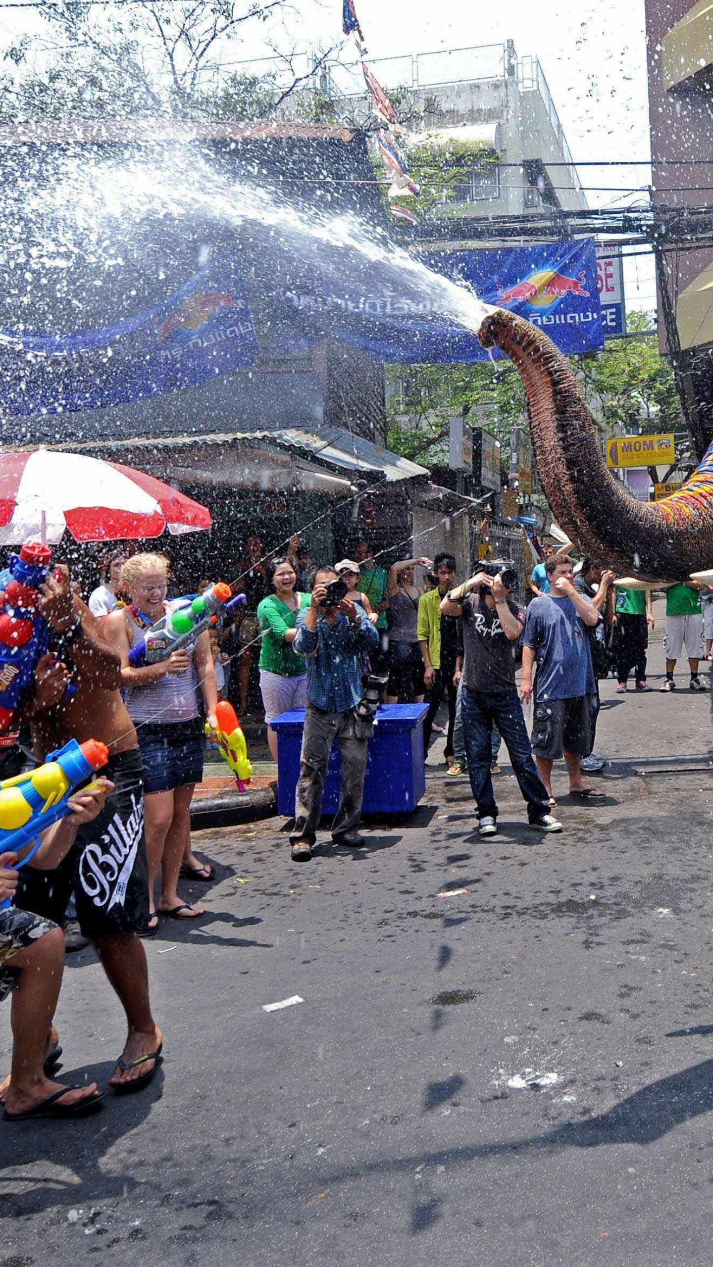 1440x2560 Wallpaper Songkran, Thai New Year, Thailand, Water Festival, Phone