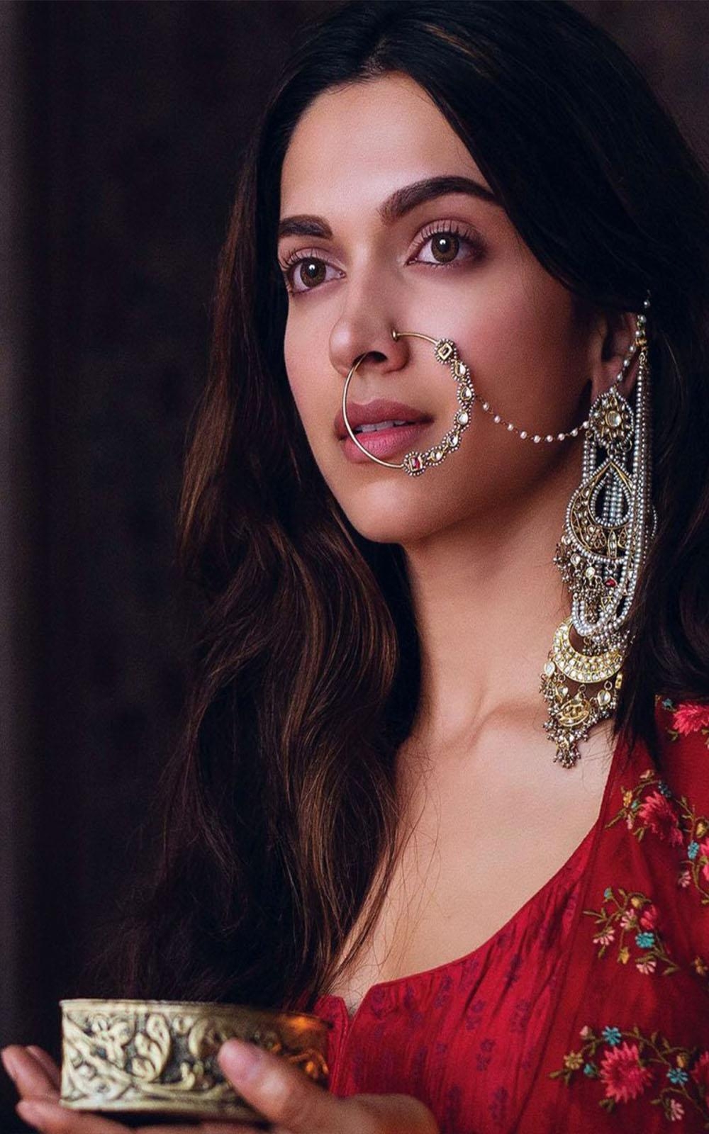 1000x1600 Deepika Padukone in Mastani Free HD Mobile Wallpaper, Phone