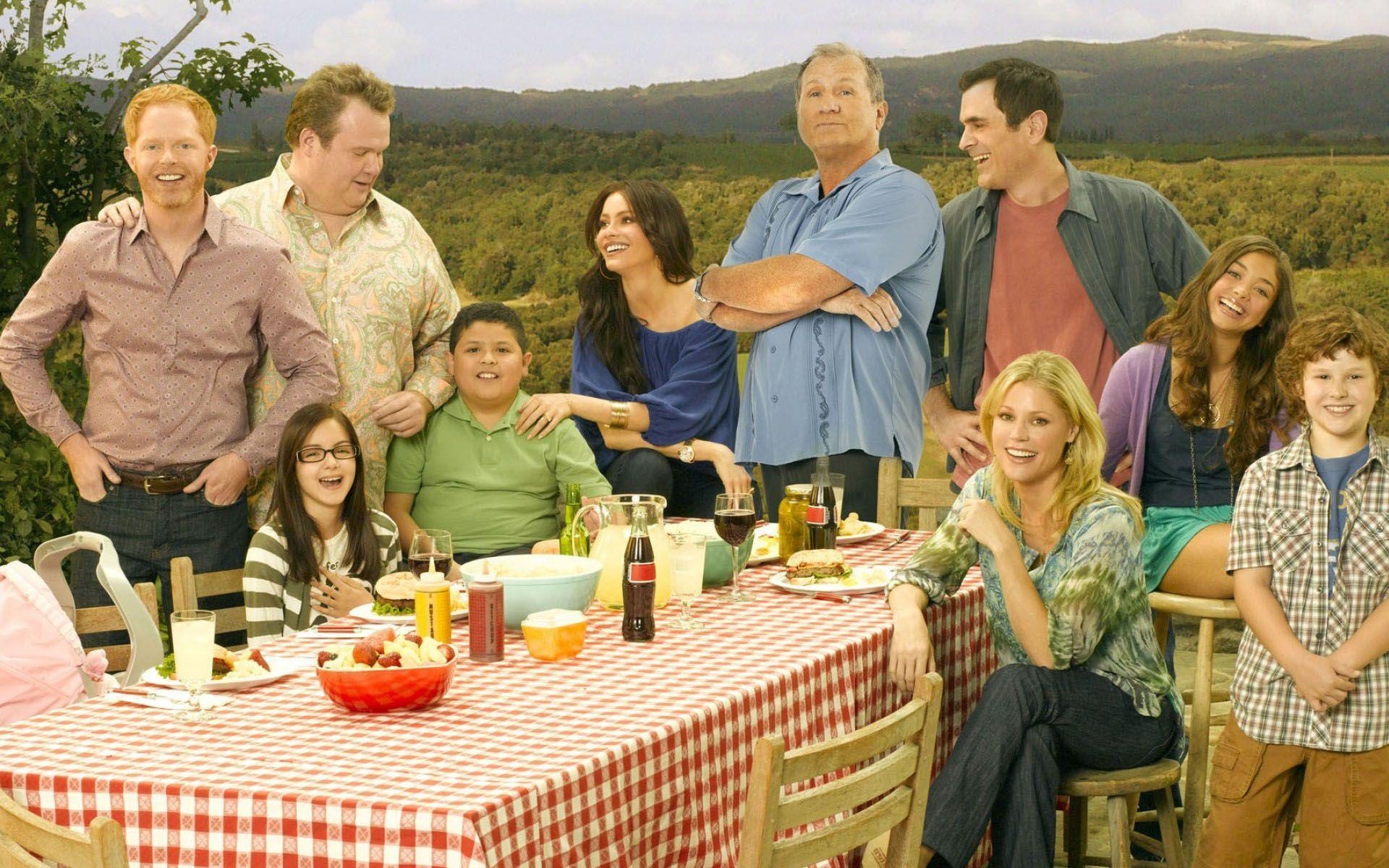 1920x1200 Modern Family Picnic HD 16 10, Desktop