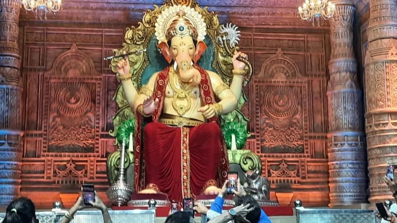 1280x720 Ganesh Chaturthi 2022: Mumbai's beloved Lalbaugcha Raja gets Rs 36 lakh cash, USD, gold and silver, Desktop
