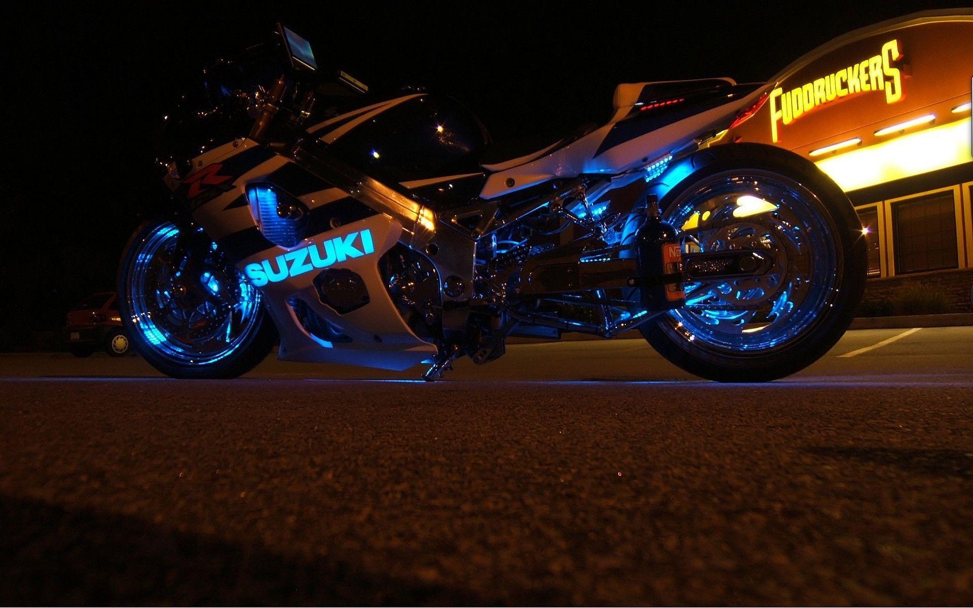 1920x1200 Suzuki Street Bike, Desktop