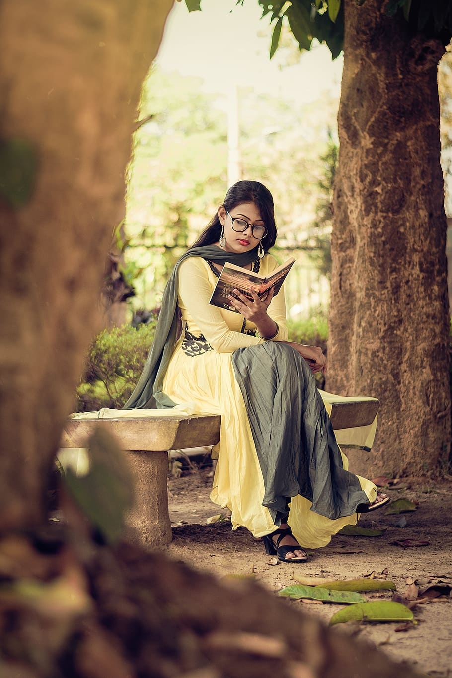 910x1370 HD wallpaper: Woman Reading Book, bangladesh, beautiful, fashion, Phone