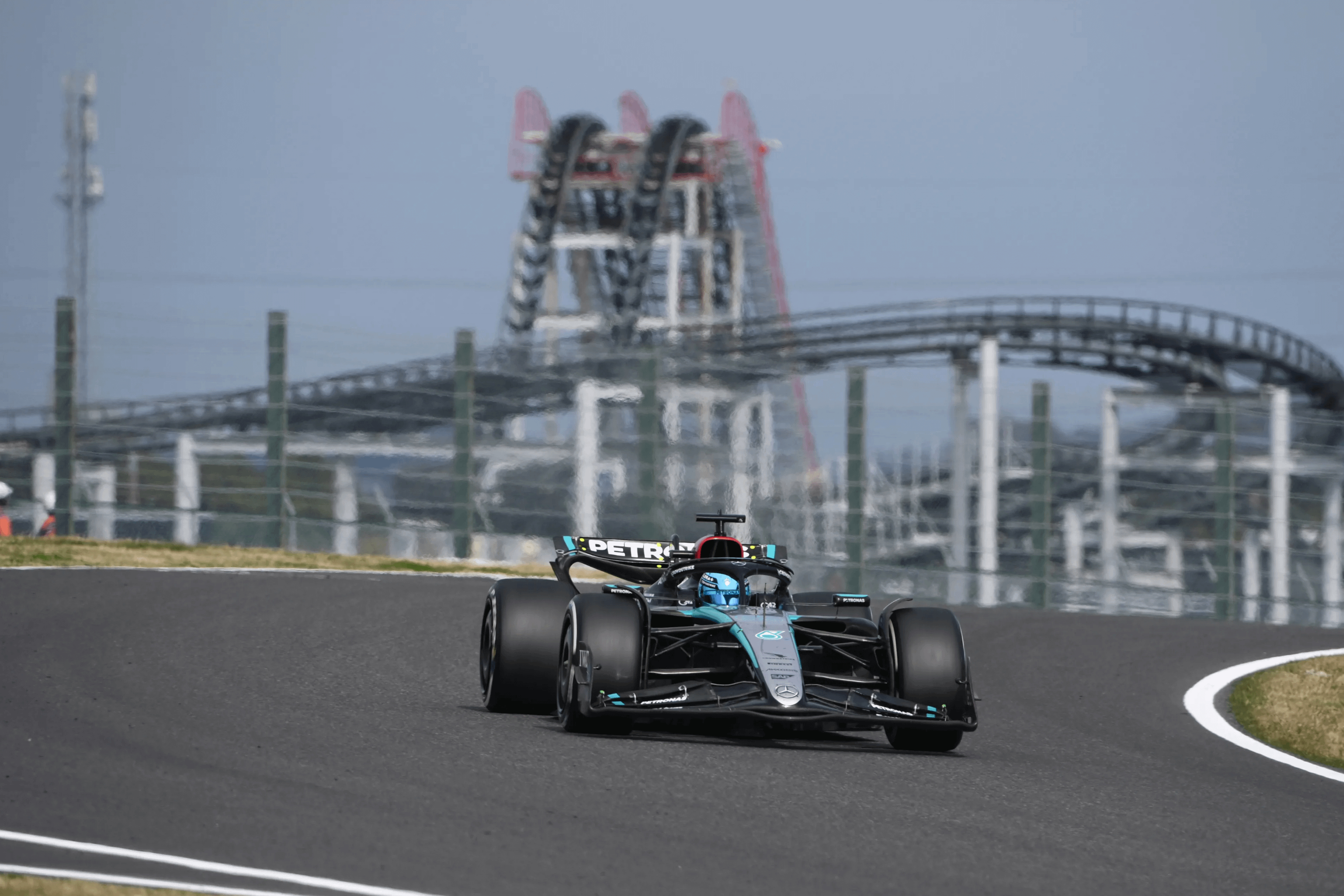 2880x1920 George Russell (Mercedes F1 W15), race, Desktop