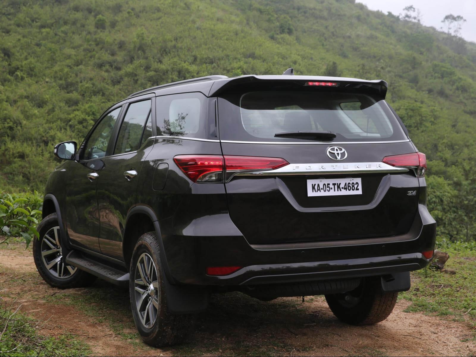 1600x1200 Toyota Fortuner Wallpaper Free Toyota Fortuner Background, Desktop