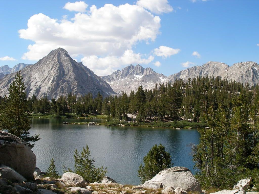 1030x770 Trek through mountains and lakes in Kings Canyon National Park, Desktop