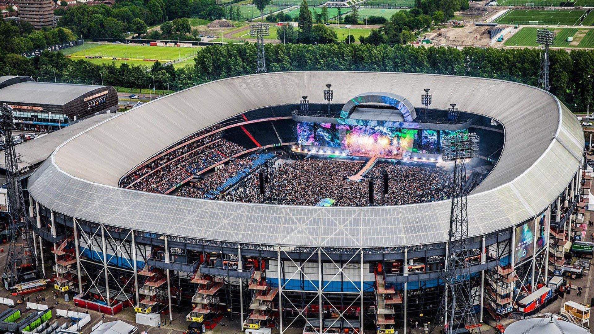 1920x1080 Marco Borsato at De Kuip Stadium, Desktop