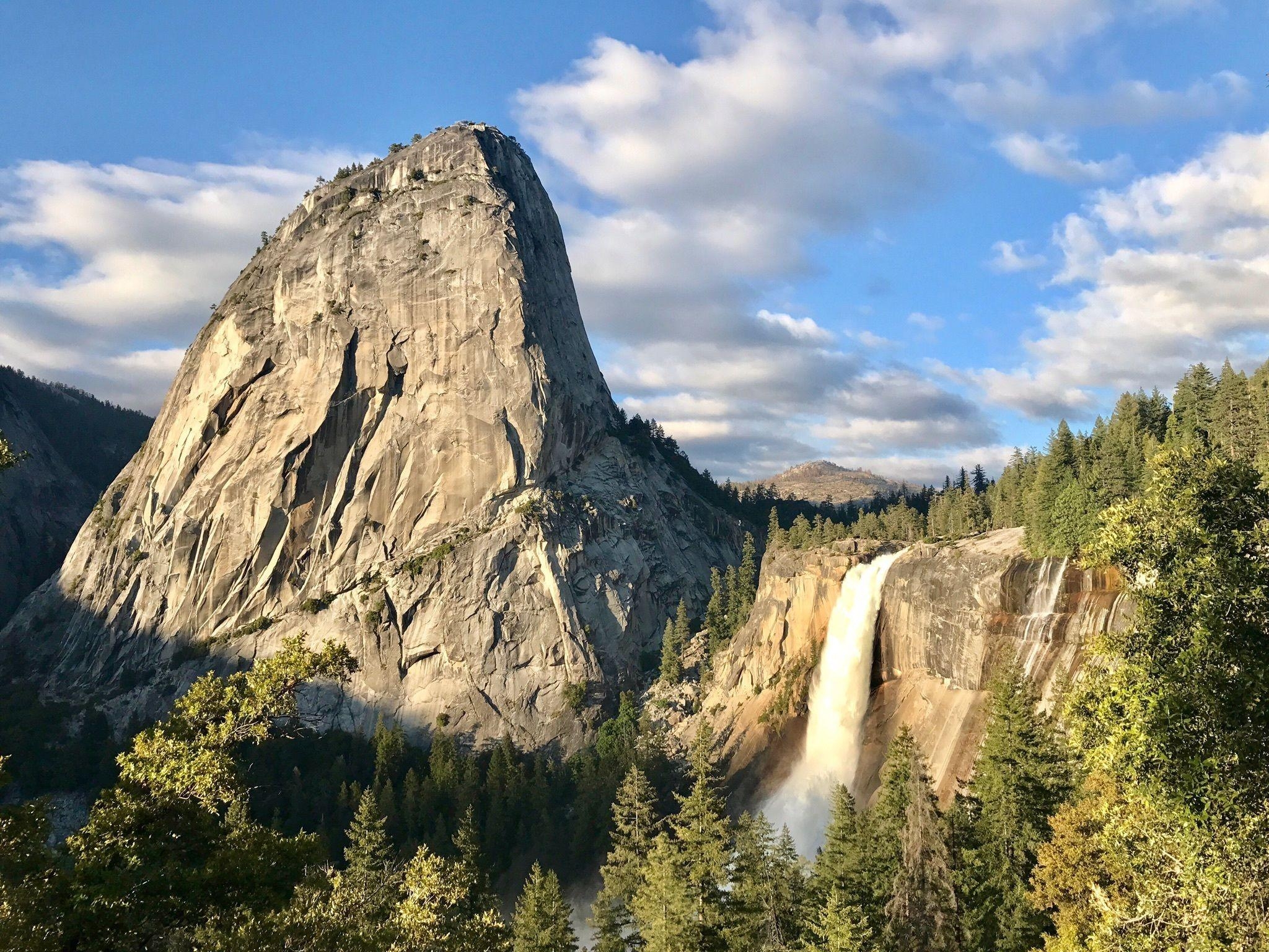 2050x1540 Half Dome Trail, Desktop