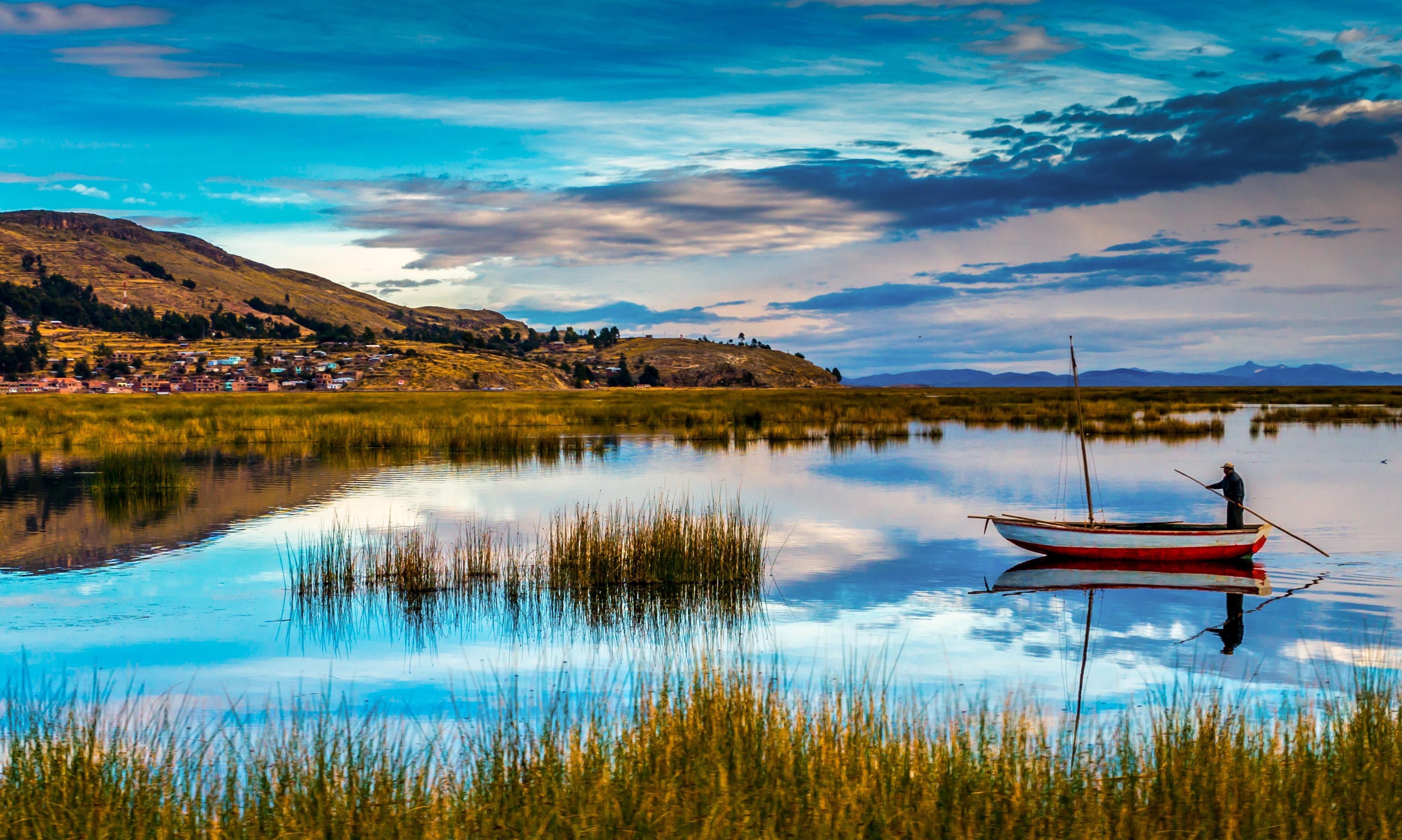 3760x2250 Lake Titicaca in Peru, Desktop