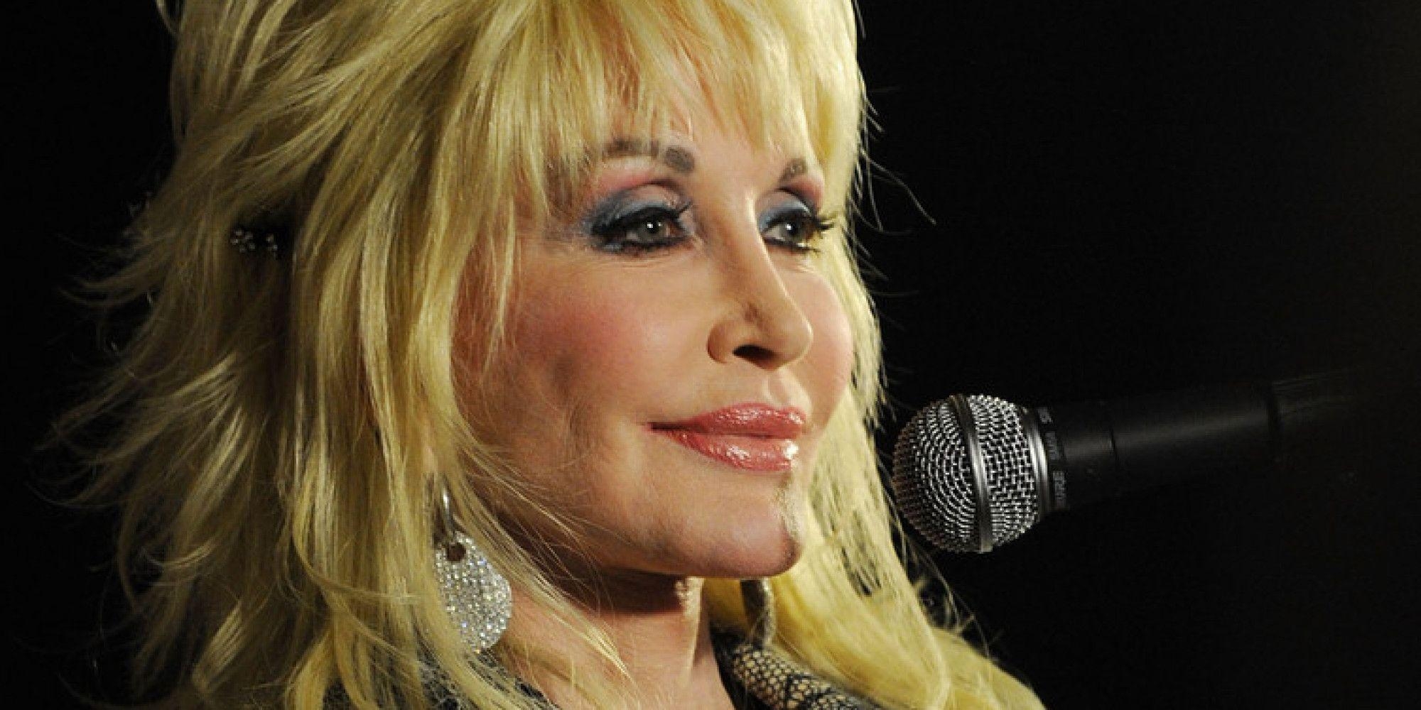 2000x1000 Dolly Parton Involved In Car Accident, Tweets That She's 'Resting, Dual Screen