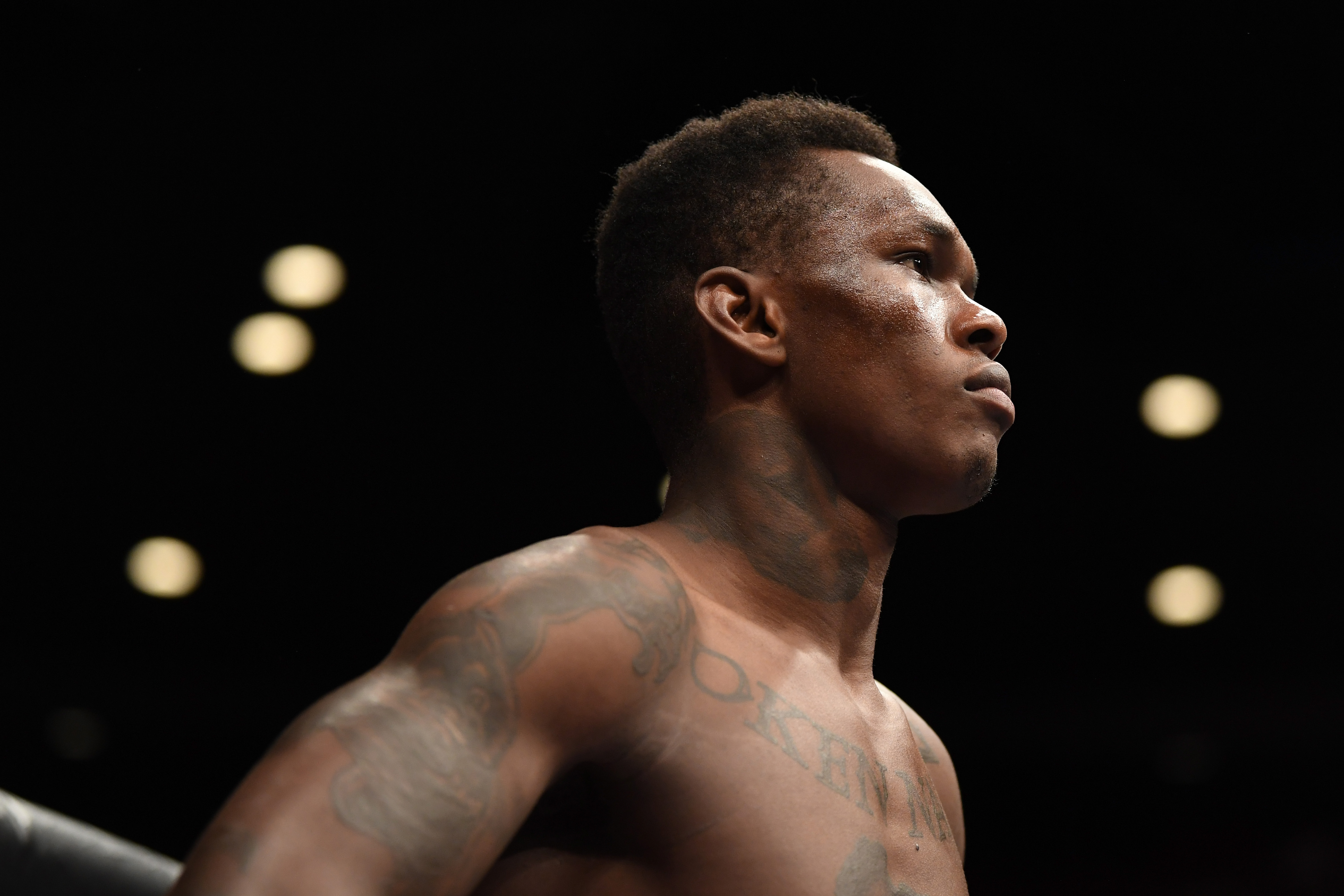 4750x3170 Israel Adesanya Backstage Interview, Desktop