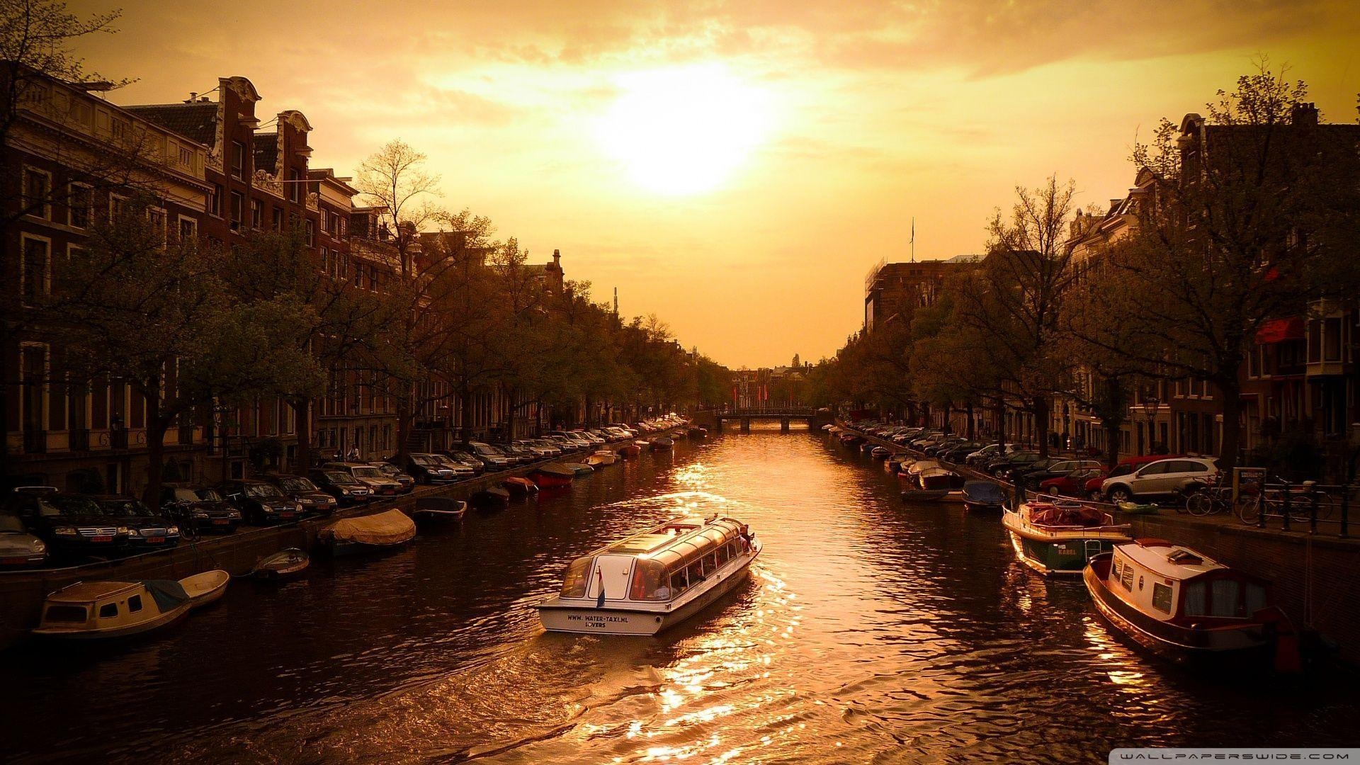 1920x1080 Canal Cruiser, Amsterdam HD desktop wallpaper, Widescreen, High, Desktop