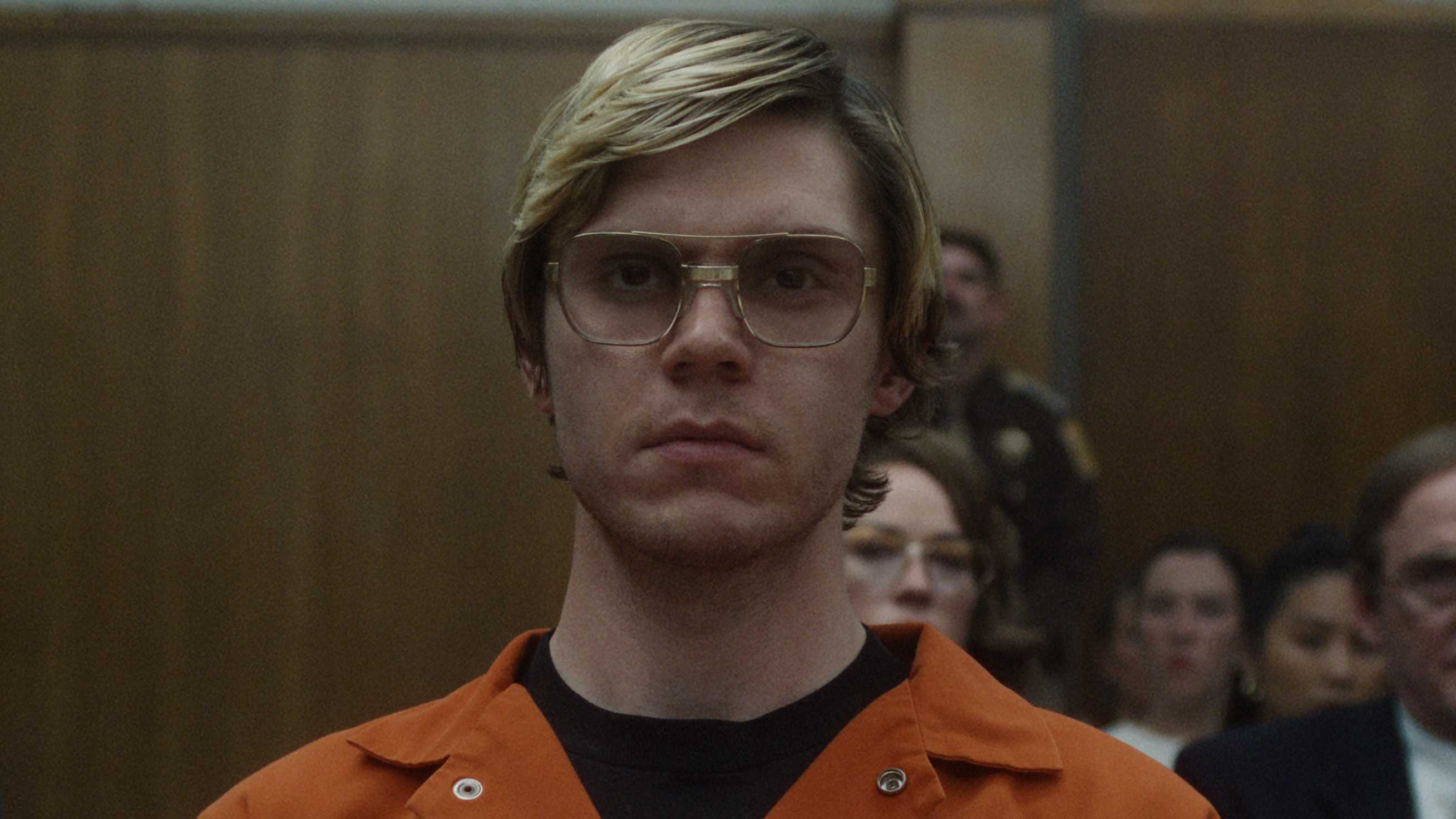 2620x1480 Who Was Serial Killer Jeffrey Dahmer And How Did He Get Caught?, Desktop