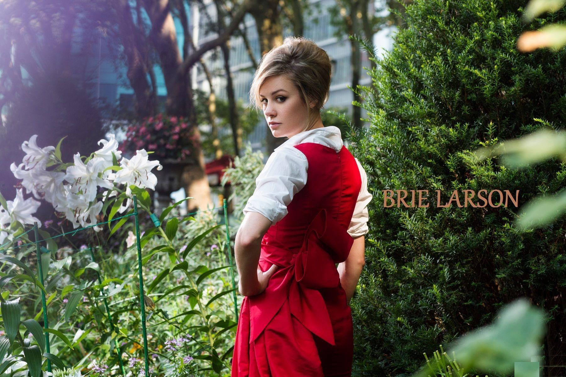 1800x1200 Brie Larson Hot Photo In Bikini Image Download, Desktop