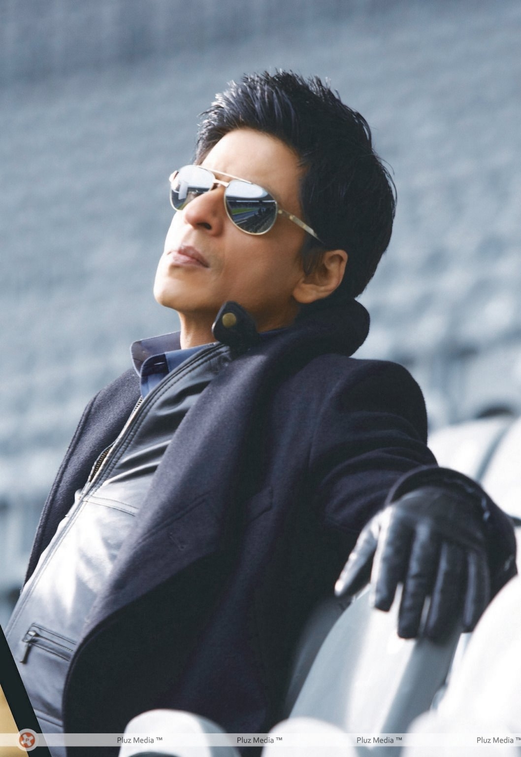 1060x1540 Picture 139819. Shahrukh Khan 2 New Stills, Phone