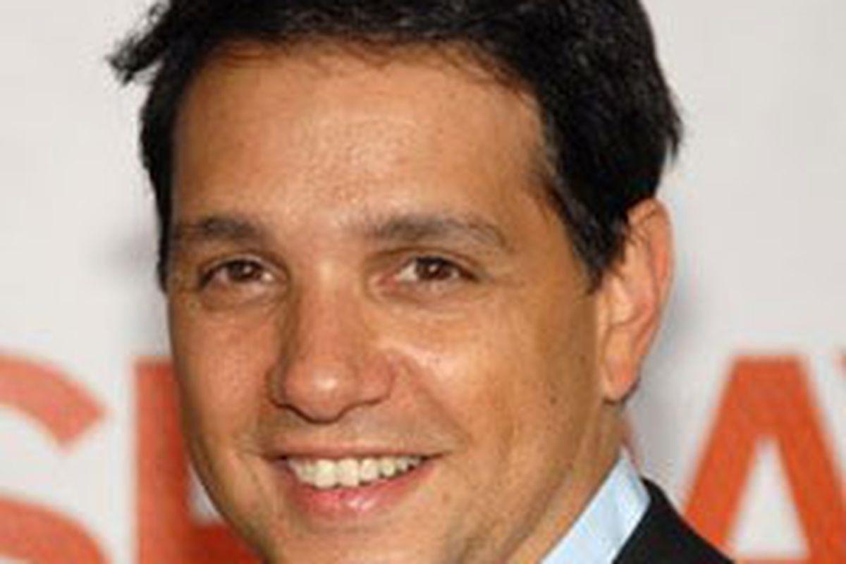 1200x800 Ralph Macchio at Daley Plaza Today Giving Out Dove Bars, Desktop